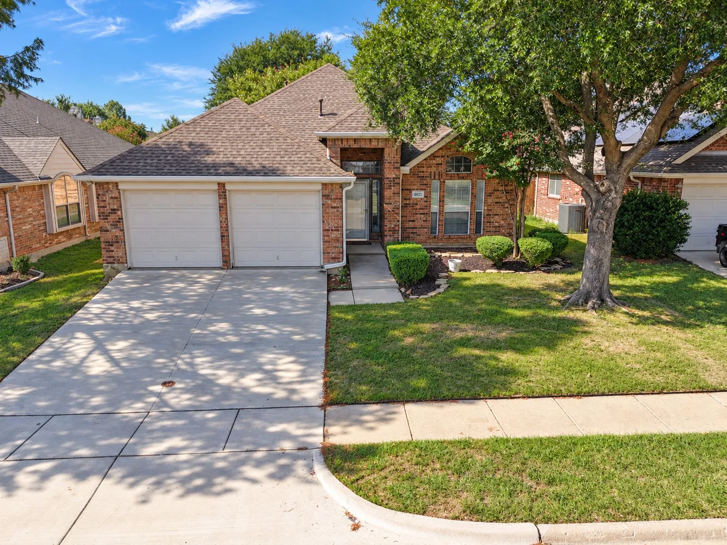 Single Family Residence For Sale in Tarrant County , 6831 Landing Drive, Grand Prairie, Texas 75054, 3 Bedroom, 2 Bathroom, 2 Garage spaces, 1,840 Sqft, built in 2003, mls#21408471, Real Estate Agent in Grand Prairie, Homes For Sale in Tarrant county, Homes For Sale in Grand Prairie, Realtor in Grand Prairie Texas, Real Estate Brokerage Independent Realty Texas, Luminita Cordes Realtor