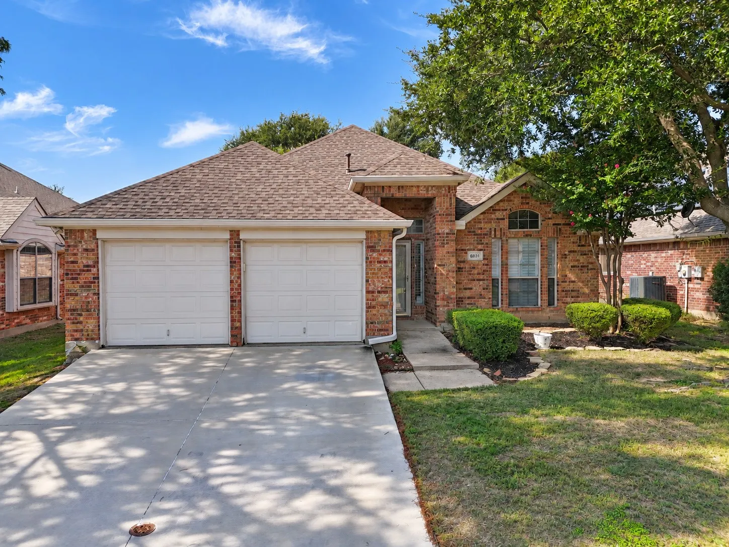 Single Family Residence For Sale in Tarrant County , 6831 Landing Drive, Grand Prairie, Texas 75054, 3 Bedroom, 2 Bathroom, 2 Garage spaces, 1,840 Sqft, built in 2003, mls#21408471, Real Estate Agent in Grand Prairie, Homes For Sale in Tarrant county, Homes For Sale in Grand Prairie, Realtor in Grand Prairie Texas, Real Estate Brokerage Independent Realty Texas, Luminita Cordes Realtor