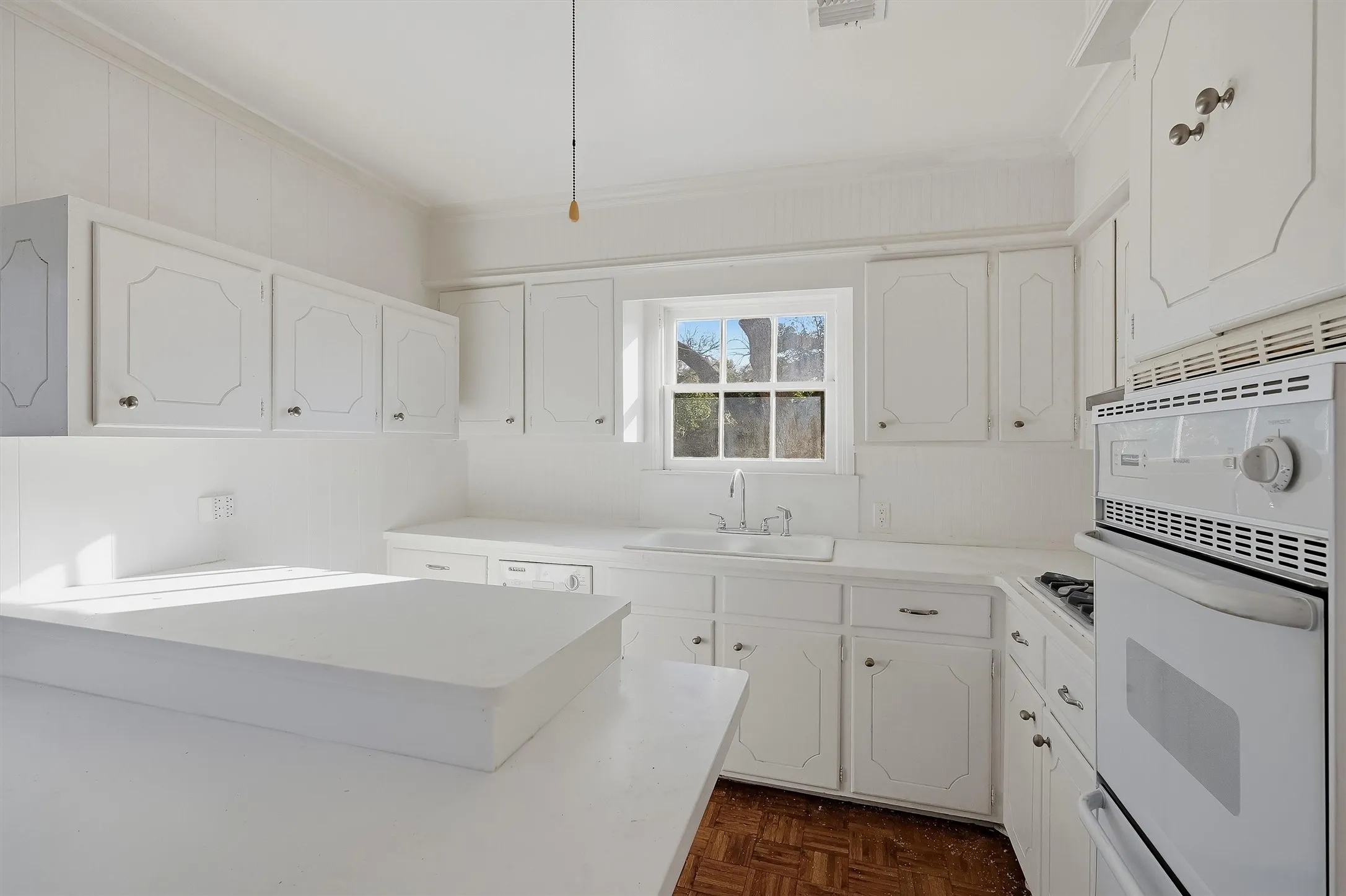 Single Family Residence For Sale in Grayson County , 1420 N Shannon Street, Sherman, Texas 75092, 3 Bedroom, 2 Bathroom, 2 Garage spaces, 1,835 Sqft, built in 1945, mls#21408495, Real Estate Agent in Sherman, Homes For Sale in Grayson county, Homes For Sale in Sherman, Realtor in Sherman Texas, Real Estate Brokerage Independent Realty Texas, Luminita Cordes Realtor