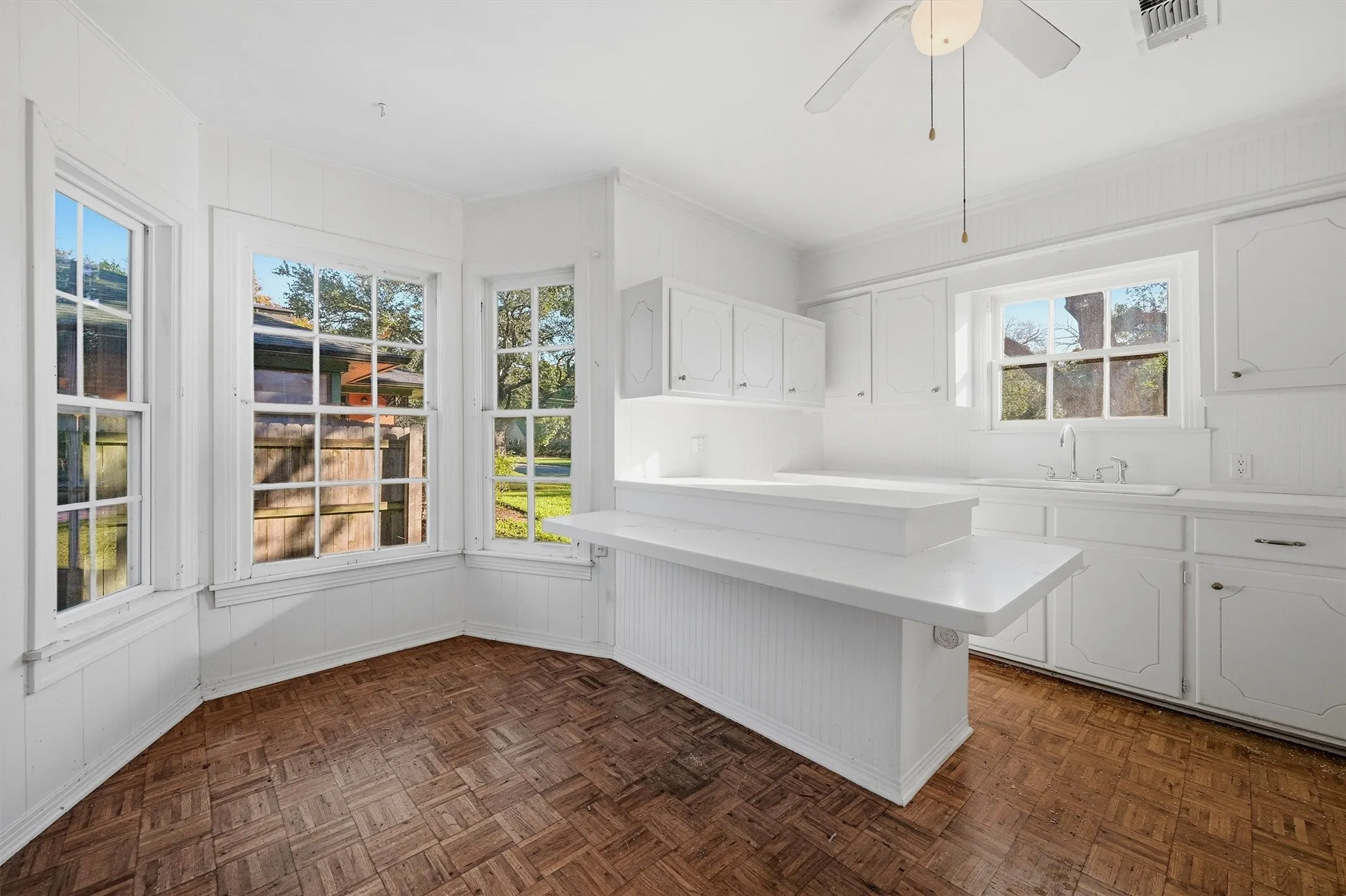 Single Family Residence For Sale in Grayson County , 1420 N Shannon Street, Sherman, Texas 75092, 3 Bedroom, 2 Bathroom, 2 Garage spaces, 1,835 Sqft, built in 1945, mls#21408495, Real Estate Agent in Sherman, Homes For Sale in Grayson county, Homes For Sale in Sherman, Realtor in Sherman Texas, Real Estate Brokerage Independent Realty Texas, Luminita Cordes Realtor