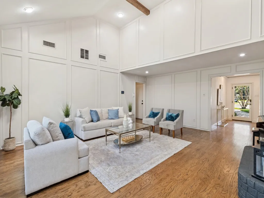 Single Family Residence For Sale in Dallas County , 3722 Wooded Creek Drive, Farmers Branch, Texas 75244, 3 Bedroom, 3 Bathroom, 2 Garage spaces, 2,807 Sqft, built in 1978, mls#21404537, Real Estate Agent in Farmers Branch, Homes For Sale in Dallas county, Homes For Sale in Farmers Branch, Realtor in Farmers Branch Texas, Real Estate Brokerage Independent Realty Texas, Luminita Cordes Realtor