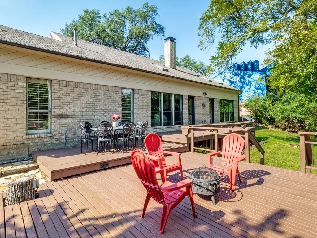Single Family Residence For Sale in Dallas County , 3722 Wooded Creek Drive, Farmers Branch, Texas 75244, 3 Bedroom, 3 Bathroom, 2 Garage spaces, 2,807 Sqft, built in 1978, mls#21404537, Real Estate Agent in Farmers Branch, Homes For Sale in Dallas county, Homes For Sale in Farmers Branch, Realtor in Farmers Branch Texas, Real Estate Brokerage Independent Realty Texas, Luminita Cordes Realtor