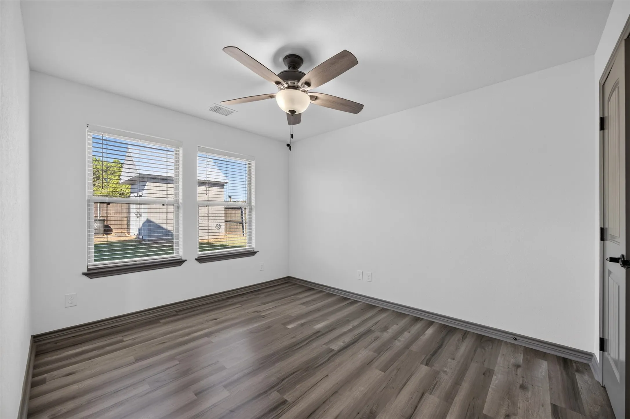 Single Family Residence For Sale in Hood County , 2316 Woodview Trail, Granbury, Texas 76048, 2 Bedroom, 1 Bathroom, Garage spaces, 999 Sqft, built in 2020, mls#21405094, Real Estate Agent in Granbury, Homes For Sale in Hood county, Homes For Sale in Granbury, Realtor in Granbury Texas, Real Estate Brokerage Independent Realty Texas, Luminita Cordes Realtor