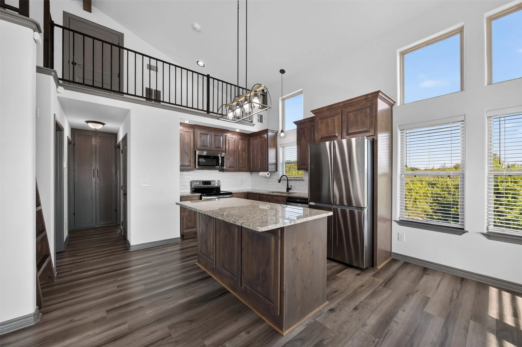 Single Family Residence For Sale in Hood County , 2316 Woodview Trail, Granbury, Texas 76048, 2 Bedroom, 1 Bathroom, Garage spaces, 999 Sqft, built in 2020, mls#21405094, Real Estate Agent in Granbury, Homes For Sale in Hood county, Homes For Sale in Granbury, Realtor in Granbury Texas, Real Estate Brokerage Independent Realty Texas, Luminita Cordes Realtor