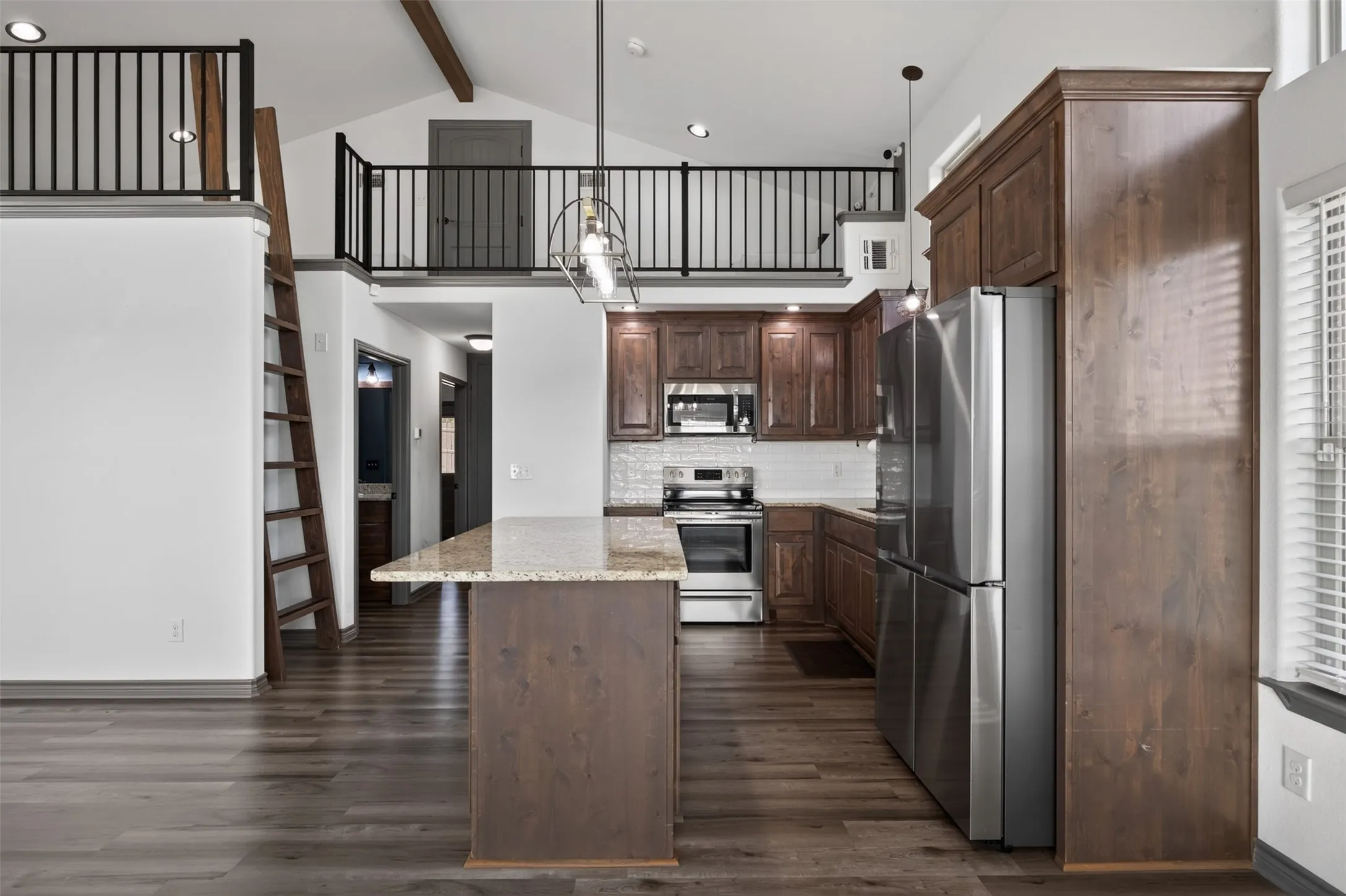 Single Family Residence For Sale in Hood County , 2316 Woodview Trail, Granbury, Texas 76048, 2 Bedroom, 1 Bathroom, Garage spaces, 999 Sqft, built in 2020, mls#21405094, Real Estate Agent in Granbury, Homes For Sale in Hood county, Homes For Sale in Granbury, Realtor in Granbury Texas, Real Estate Brokerage Independent Realty Texas, Luminita Cordes Realtor