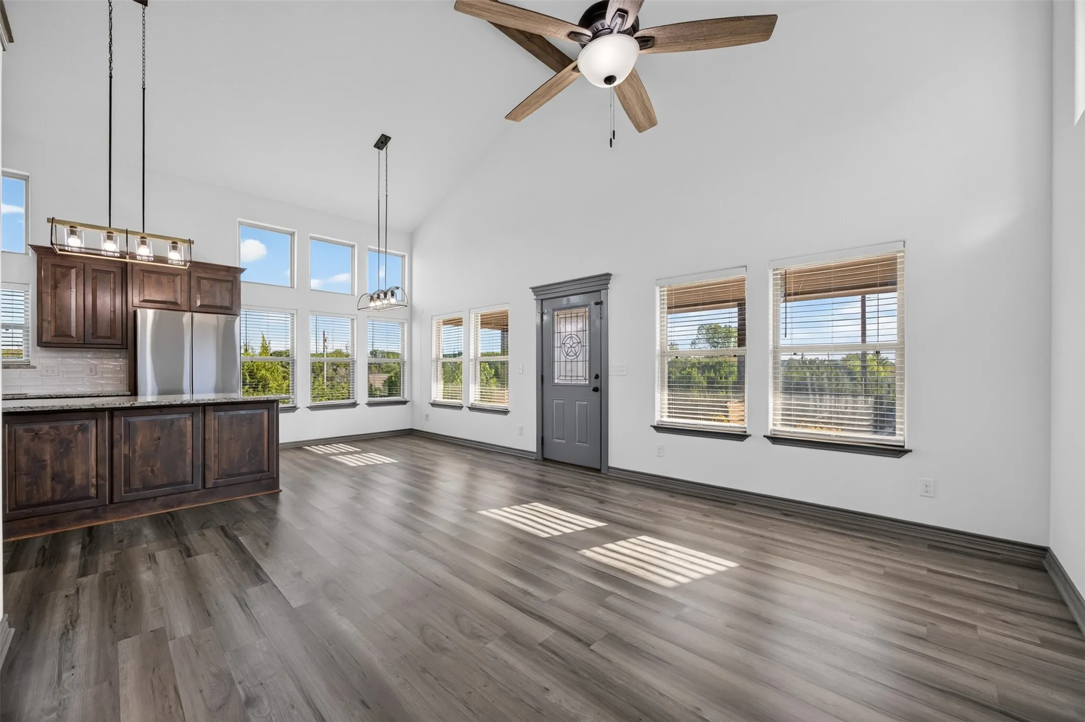 Single Family Residence For Sale in Hood County , 2316 Woodview Trail, Granbury, Texas 76048, 2 Bedroom, 1 Bathroom, Garage spaces, 999 Sqft, built in 2020, mls#21405094, Real Estate Agent in Granbury, Homes For Sale in Hood county, Homes For Sale in Granbury, Realtor in Granbury Texas, Real Estate Brokerage Independent Realty Texas, Luminita Cordes Realtor