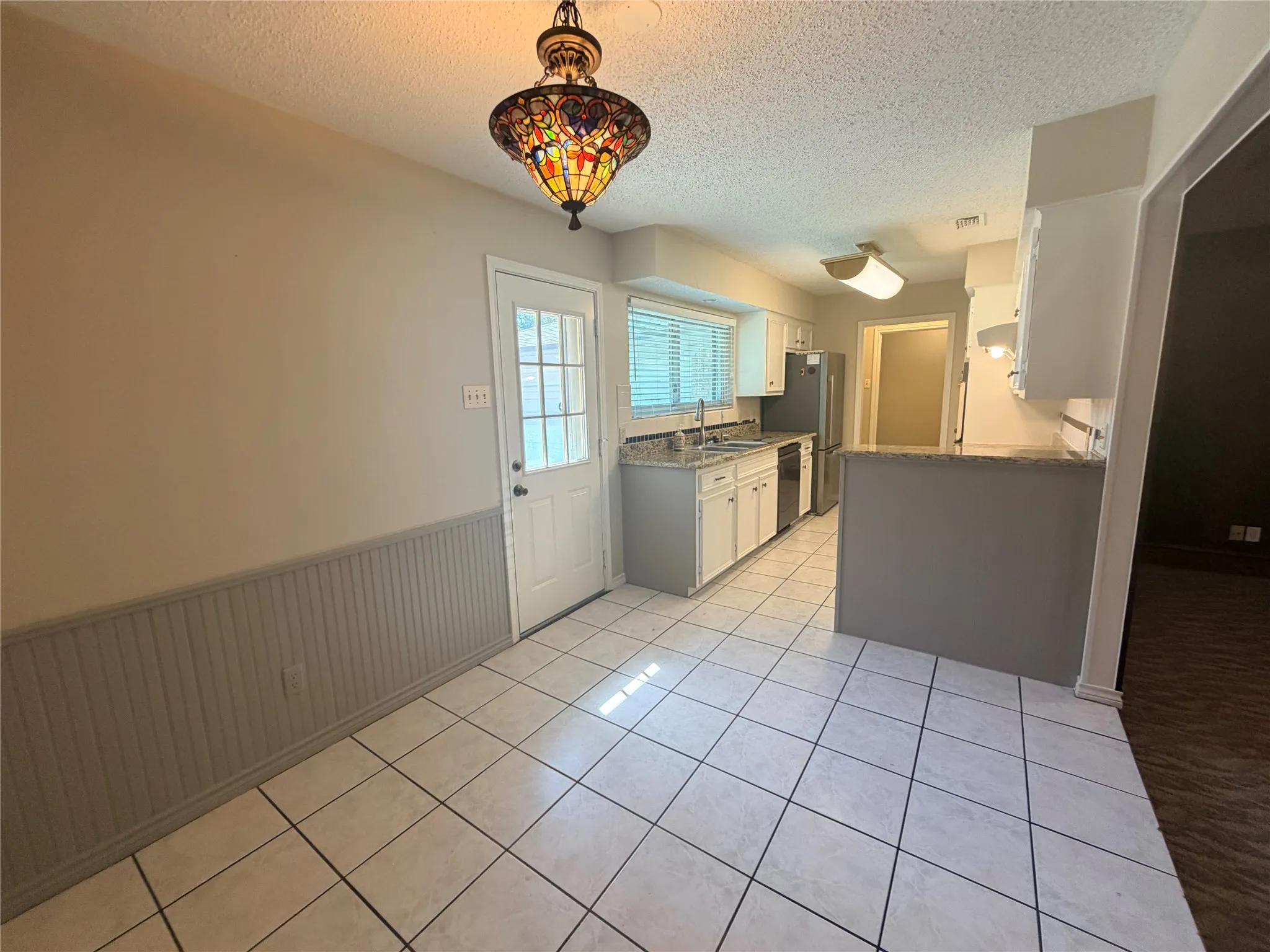 Single Family Residence For Rent in Tarrant County , 1620 Lexington Place, Bedford, Texas 76022, 3 Bedroom, 2 Bathroom, 2 Garage spaces, 1,685 Sqft, built in 1976, mls#21408498, Real Estate Agent in Bedford, Homes For Rent in Tarrant county, Homes For Rent in Bedford, Realtor in Bedford Texas, Real Estate Brokerage Independent Realty Texas, Luminita Cordes Realtor