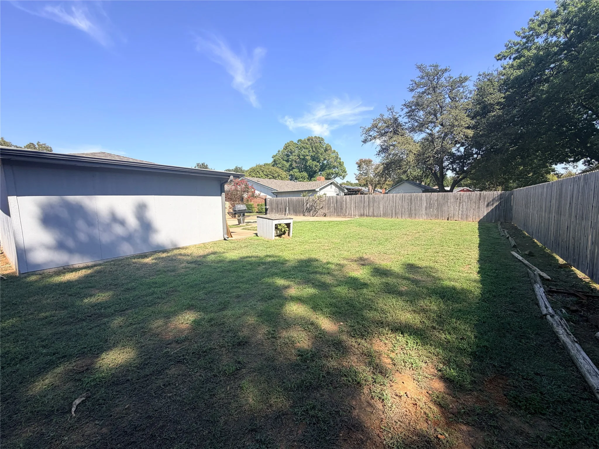 Single Family Residence For Rent in Tarrant County , 1620 Lexington Place, Bedford, Texas 76022, 3 Bedroom, 2 Bathroom, 2 Garage spaces, 1,685 Sqft, built in 1976, mls#21408498, Real Estate Agent in Bedford, Homes For Rent in Tarrant county, Homes For Rent in Bedford, Realtor in Bedford Texas, Real Estate Brokerage Independent Realty Texas, Luminita Cordes Realtor