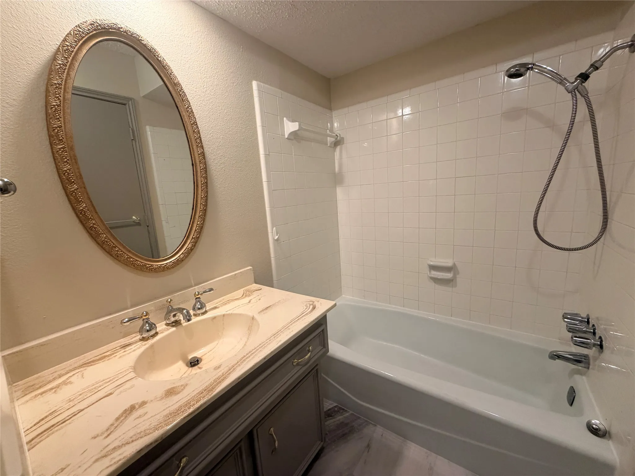 Single Family Residence For Rent in Tarrant County , 1620 Lexington Place, Bedford, Texas 76022, 3 Bedroom, 2 Bathroom, 2 Garage spaces, 1,685 Sqft, built in 1976, mls#21408498, Real Estate Agent in Bedford, Homes For Rent in Tarrant county, Homes For Rent in Bedford, Realtor in Bedford Texas, Real Estate Brokerage Independent Realty Texas, Luminita Cordes Realtor
