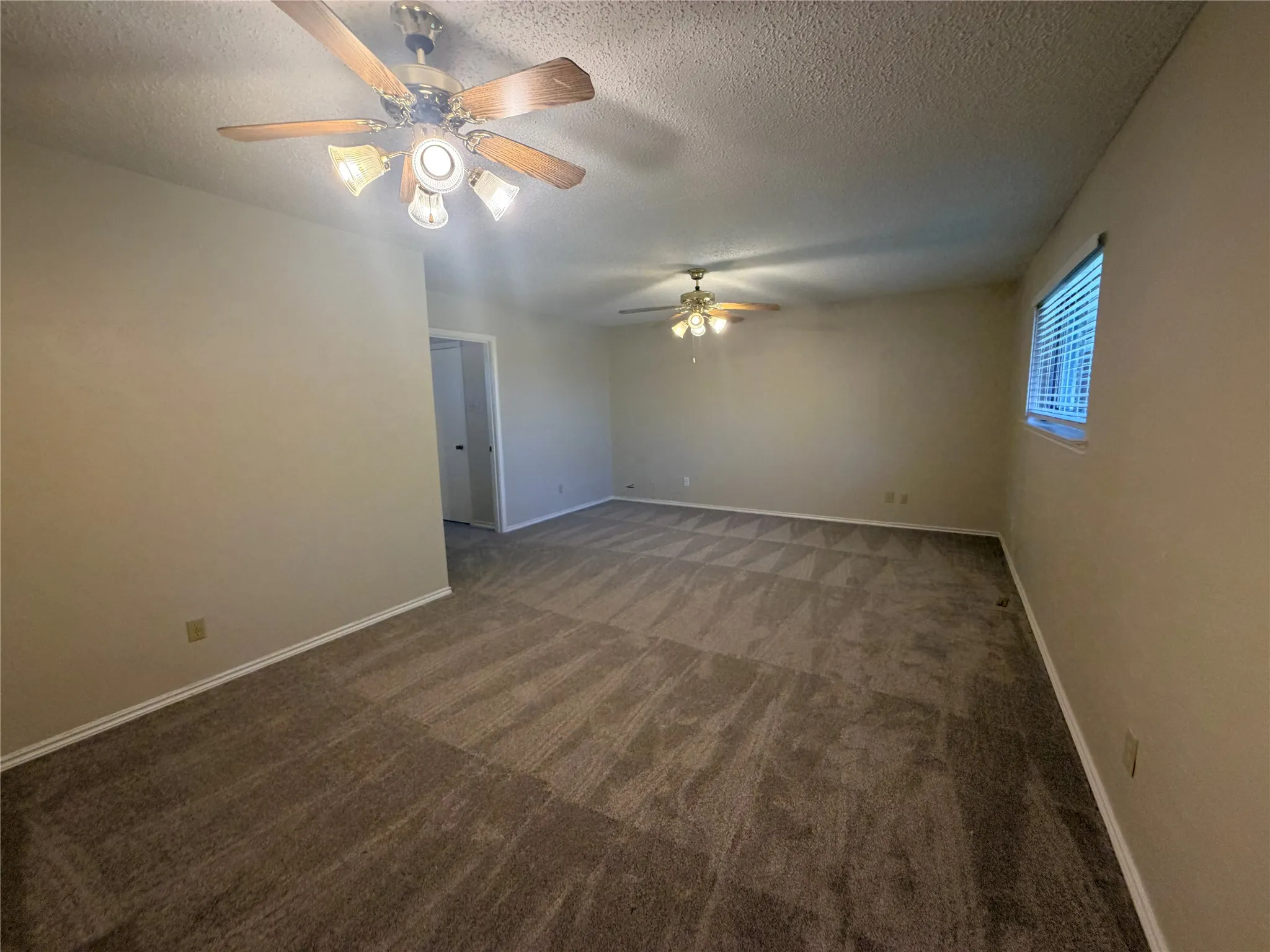 Single Family Residence For Rent in Tarrant County , 1620 Lexington Place, Bedford, Texas 76022, 3 Bedroom, 2 Bathroom, 2 Garage spaces, 1,685 Sqft, built in 1976, mls#21408498, Real Estate Agent in Bedford, Homes For Rent in Tarrant county, Homes For Rent in Bedford, Realtor in Bedford Texas, Real Estate Brokerage Independent Realty Texas, Luminita Cordes Realtor