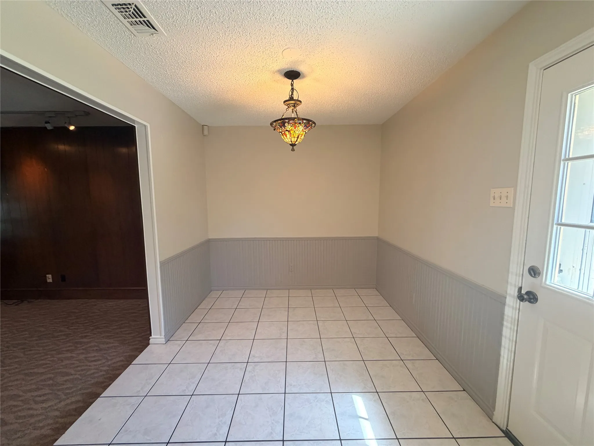 Single Family Residence For Rent in Tarrant County , 1620 Lexington Place, Bedford, Texas 76022, 3 Bedroom, 2 Bathroom, 2 Garage spaces, 1,685 Sqft, built in 1976, mls#21408498, Real Estate Agent in Bedford, Homes For Rent in Tarrant county, Homes For Rent in Bedford, Realtor in Bedford Texas, Real Estate Brokerage Independent Realty Texas, Luminita Cordes Realtor