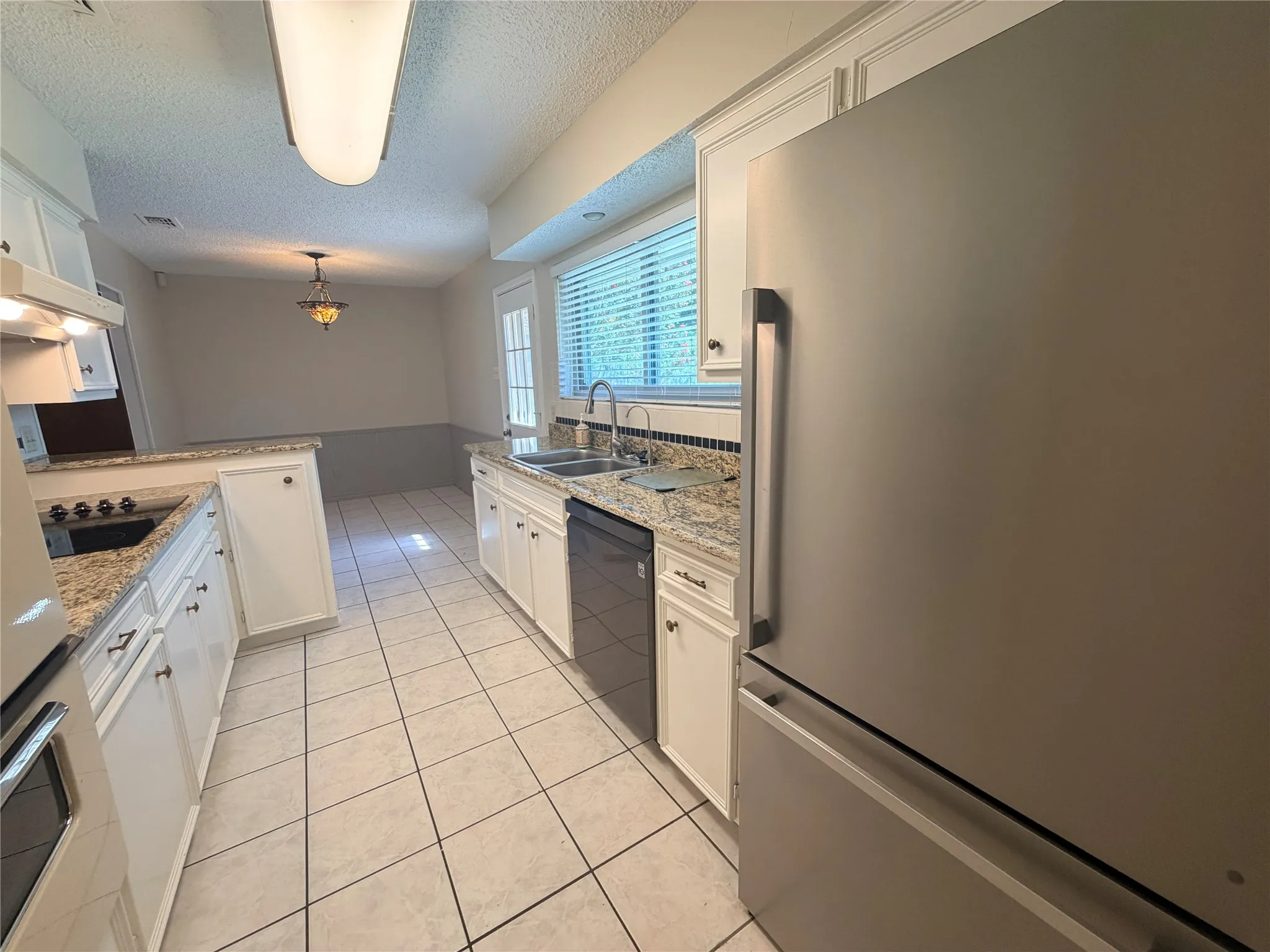 Single Family Residence For Rent in Tarrant County , 1620 Lexington Place, Bedford, Texas 76022, 3 Bedroom, 2 Bathroom, 2 Garage spaces, 1,685 Sqft, built in 1976, mls#21408498, Real Estate Agent in Bedford, Homes For Rent in Tarrant county, Homes For Rent in Bedford, Realtor in Bedford Texas, Real Estate Brokerage Independent Realty Texas, Luminita Cordes Realtor