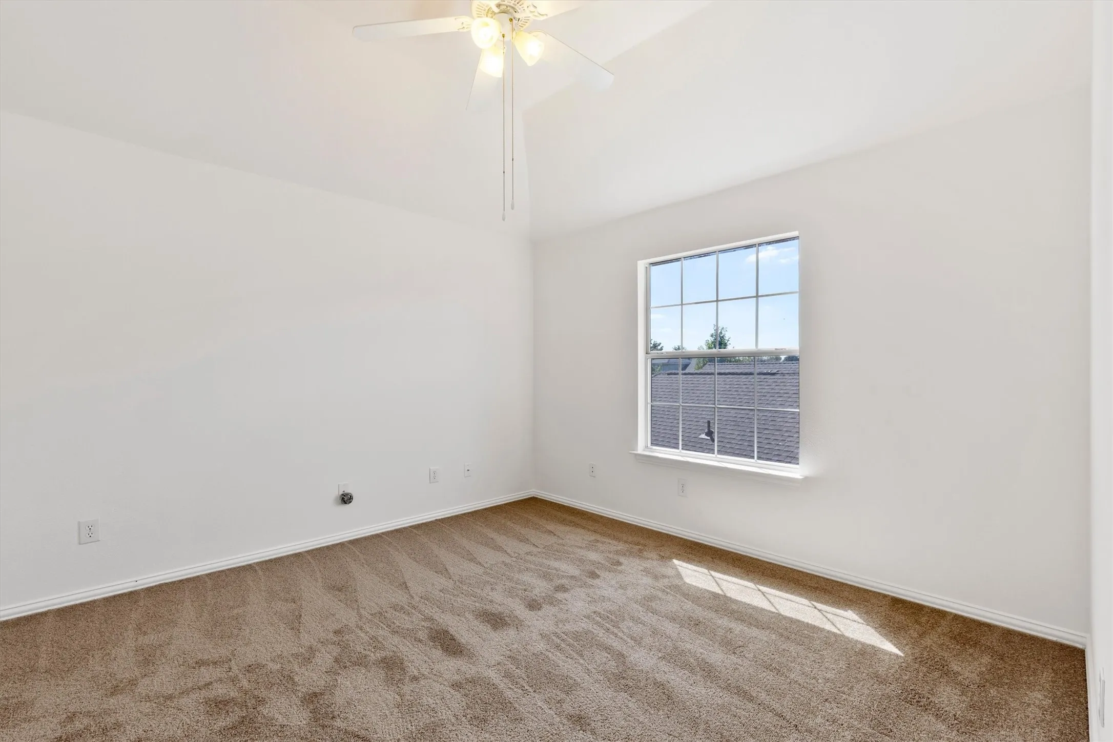Single Family Residence For Sale in Collin County , 1422 Suzanne Drive, Allen, Texas 75002, 4 Bedroom, 3 Bathroom, 2 Garage spaces, 2,609 Sqft, built in 1998, mls#21404973, Real Estate Agent in Allen, Homes For Sale in Collin county, Homes For Sale in Allen, Realtor in Allen Texas, Real Estate Brokerage Independent Realty Texas, Luminita Cordes Realtor