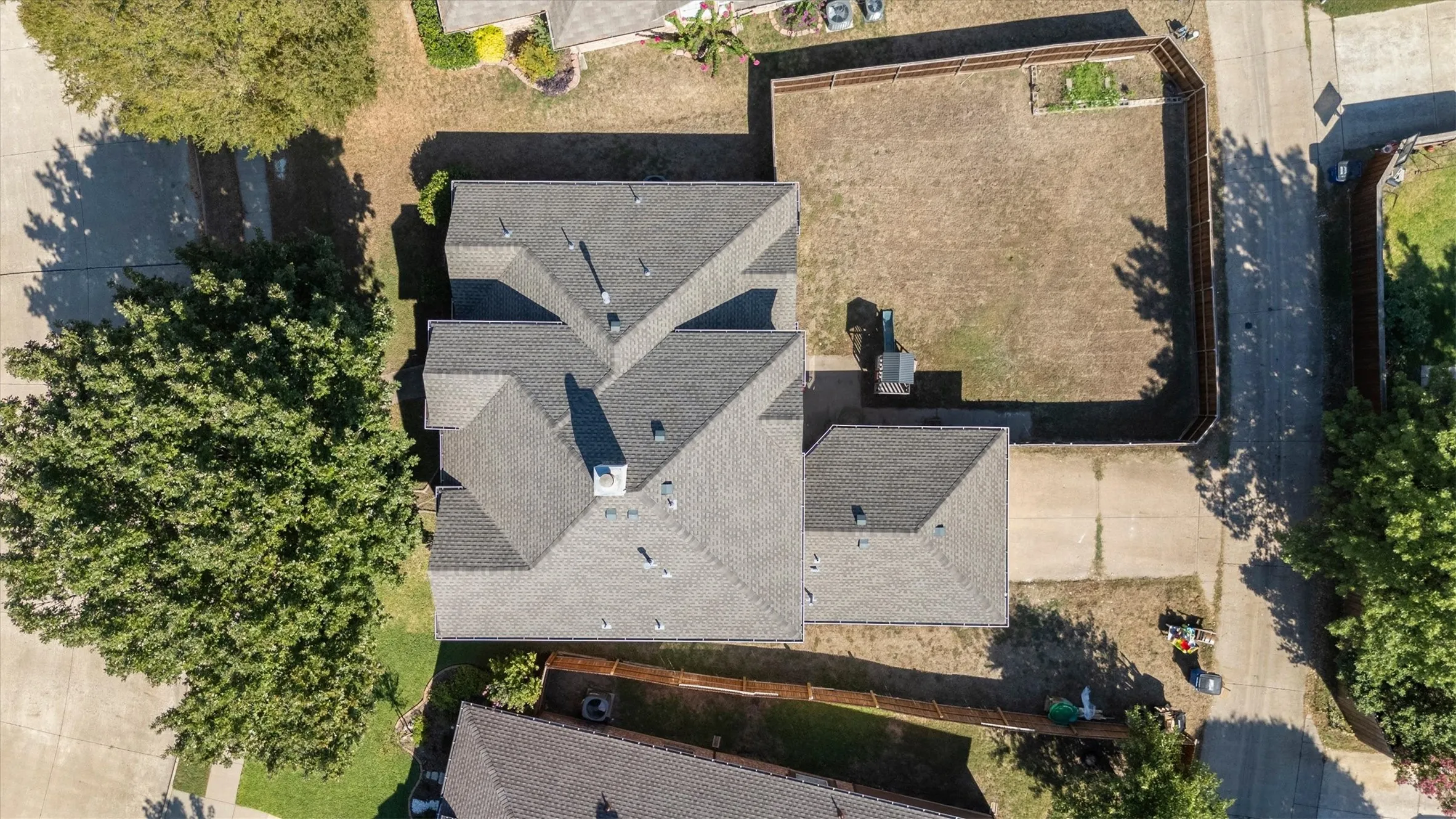Single Family Residence For Sale in Collin County , 1422 Suzanne Drive, Allen, Texas 75002, 4 Bedroom, 3 Bathroom, 2 Garage spaces, 2,609 Sqft, built in 1998, mls#21404973, Real Estate Agent in Allen, Homes For Sale in Collin county, Homes For Sale in Allen, Realtor in Allen Texas, Real Estate Brokerage Independent Realty Texas, Luminita Cordes Realtor