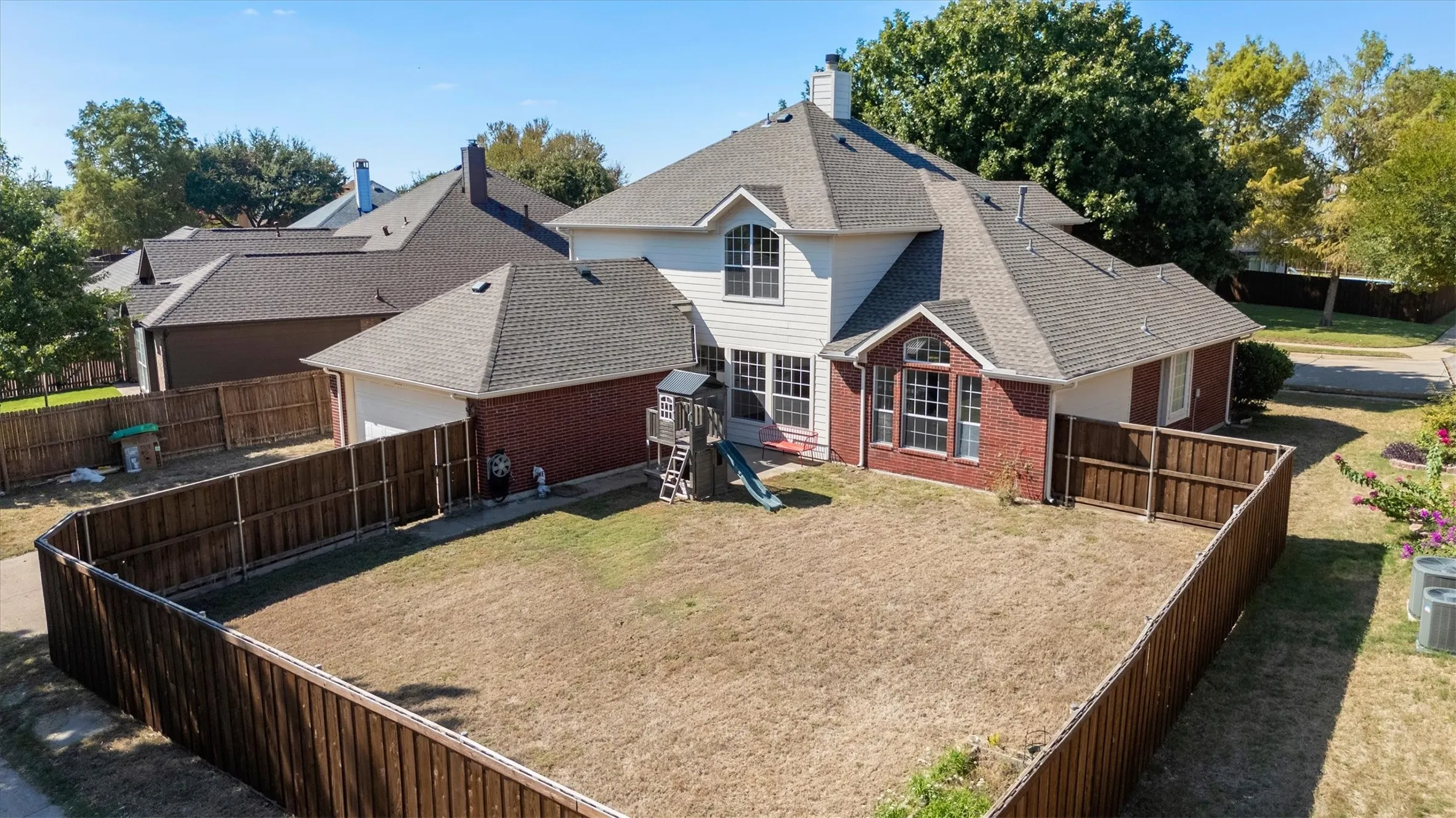 Single Family Residence For Sale in Collin County , 1422 Suzanne Drive, Allen, Texas 75002, 4 Bedroom, 3 Bathroom, 2 Garage spaces, 2,609 Sqft, built in 1998, mls#21404973, Real Estate Agent in Allen, Homes For Sale in Collin county, Homes For Sale in Allen, Realtor in Allen Texas, Real Estate Brokerage Independent Realty Texas, Luminita Cordes Realtor