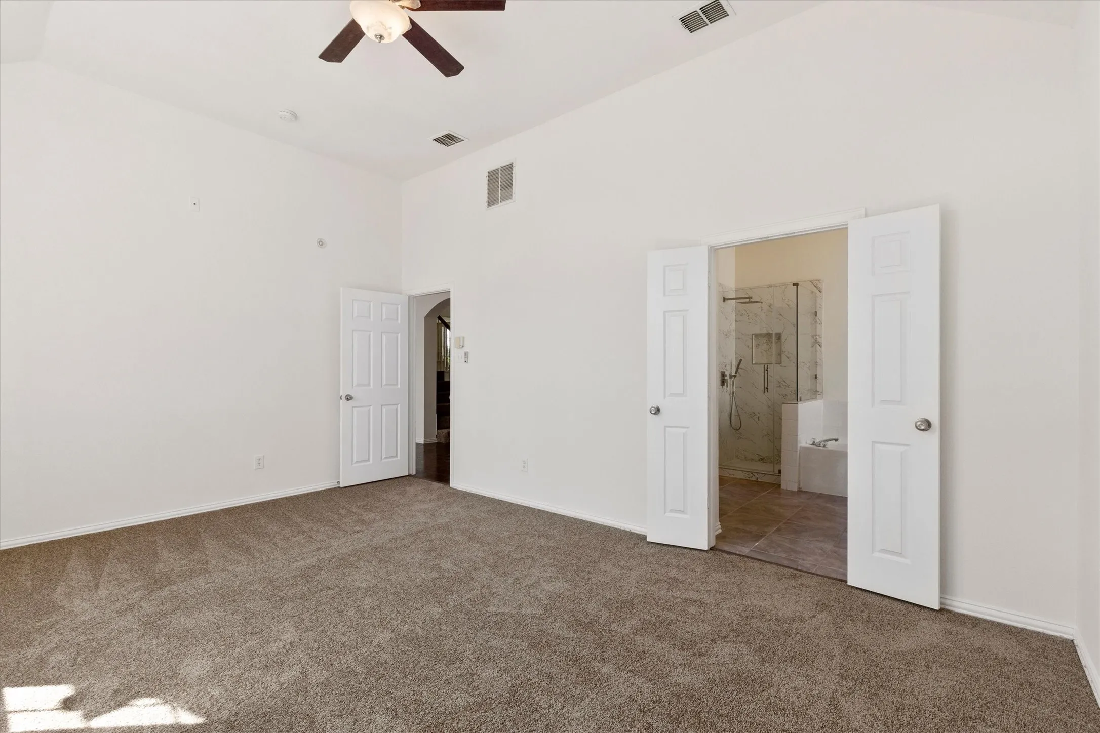Single Family Residence For Sale in Collin County , 1422 Suzanne Drive, Allen, Texas 75002, 4 Bedroom, 3 Bathroom, 2 Garage spaces, 2,609 Sqft, built in 1998, mls#21404973, Real Estate Agent in Allen, Homes For Sale in Collin county, Homes For Sale in Allen, Realtor in Allen Texas, Real Estate Brokerage Independent Realty Texas, Luminita Cordes Realtor