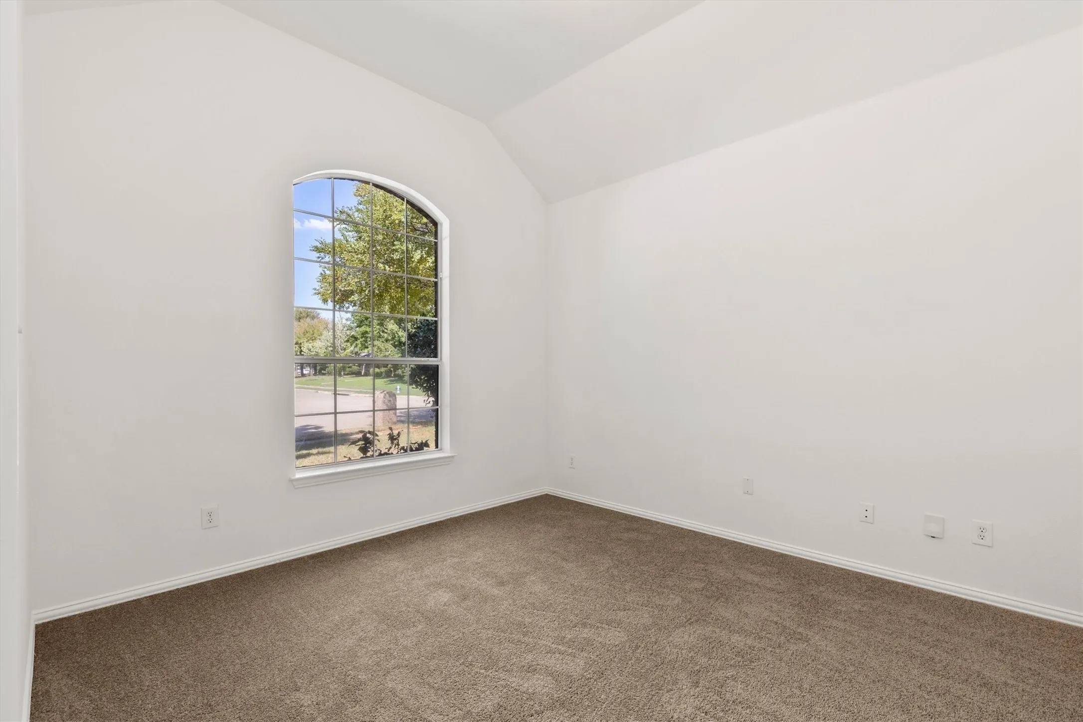 Single Family Residence For Sale in Collin County , 1422 Suzanne Drive, Allen, Texas 75002, 4 Bedroom, 3 Bathroom, 2 Garage spaces, 2,609 Sqft, built in 1998, mls#21404973, Real Estate Agent in Allen, Homes For Sale in Collin county, Homes For Sale in Allen, Realtor in Allen Texas, Real Estate Brokerage Independent Realty Texas, Luminita Cordes Realtor