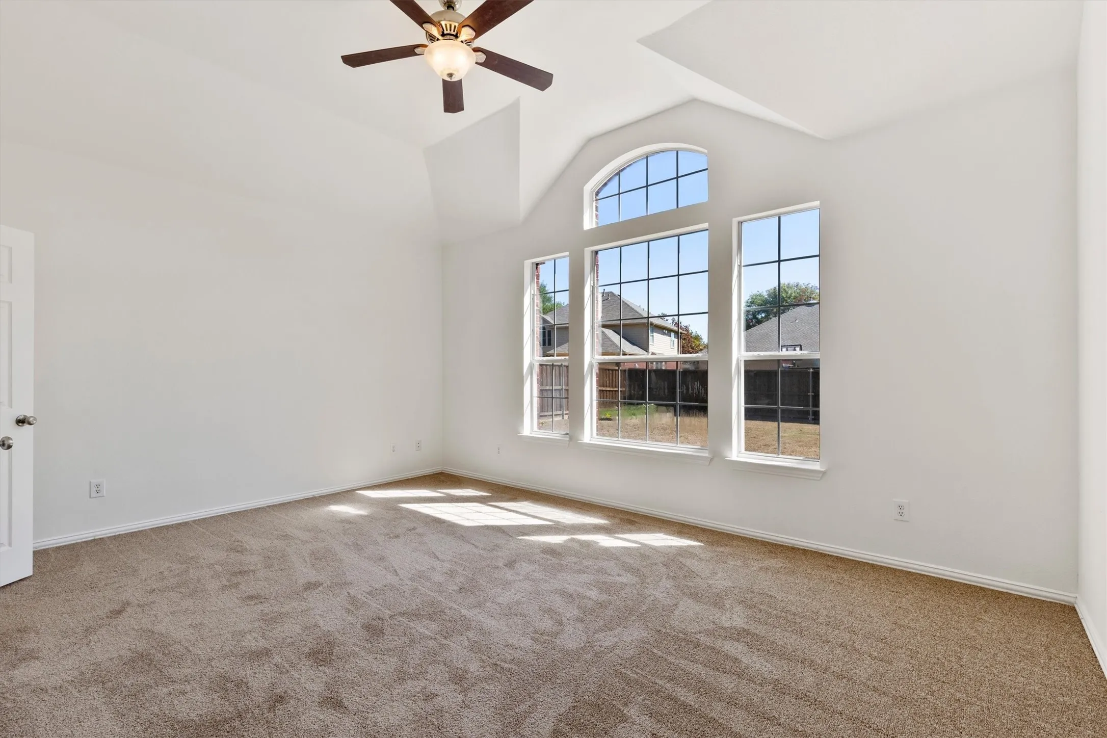 Single Family Residence For Sale in Collin County , 1422 Suzanne Drive, Allen, Texas 75002, 4 Bedroom, 3 Bathroom, 2 Garage spaces, 2,609 Sqft, built in 1998, mls#21404973, Real Estate Agent in Allen, Homes For Sale in Collin county, Homes For Sale in Allen, Realtor in Allen Texas, Real Estate Brokerage Independent Realty Texas, Luminita Cordes Realtor