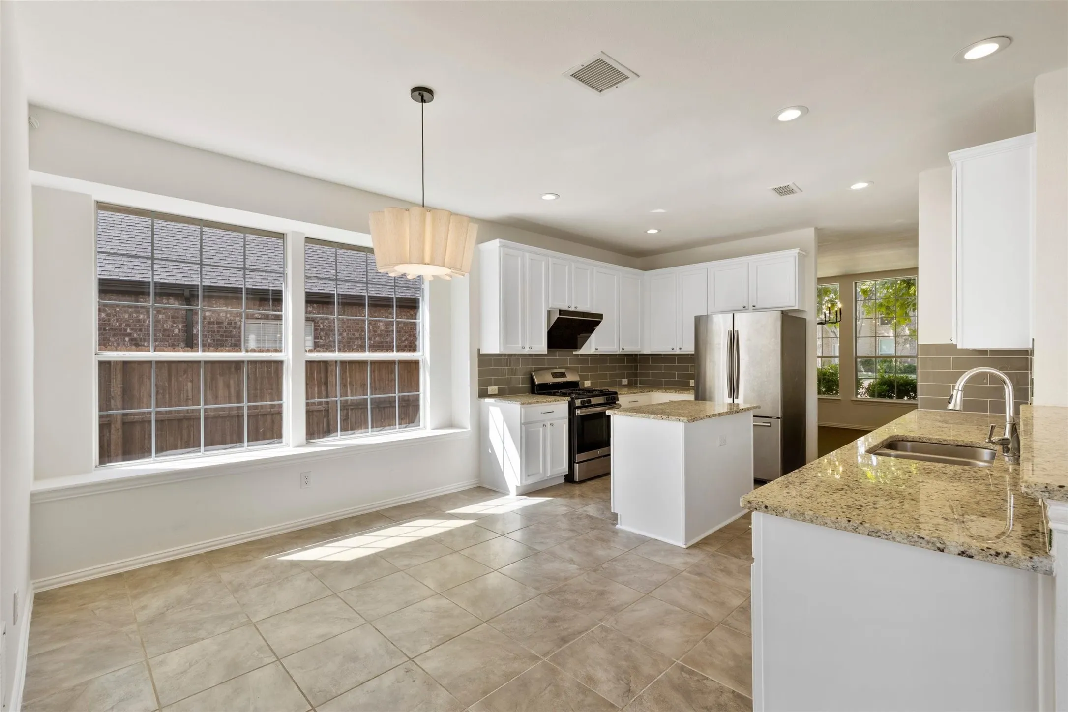 Single Family Residence For Sale in Collin County , 1422 Suzanne Drive, Allen, Texas 75002, 4 Bedroom, 3 Bathroom, 2 Garage spaces, 2,609 Sqft, built in 1998, mls#21404973, Real Estate Agent in Allen, Homes For Sale in Collin county, Homes For Sale in Allen, Realtor in Allen Texas, Real Estate Brokerage Independent Realty Texas, Luminita Cordes Realtor