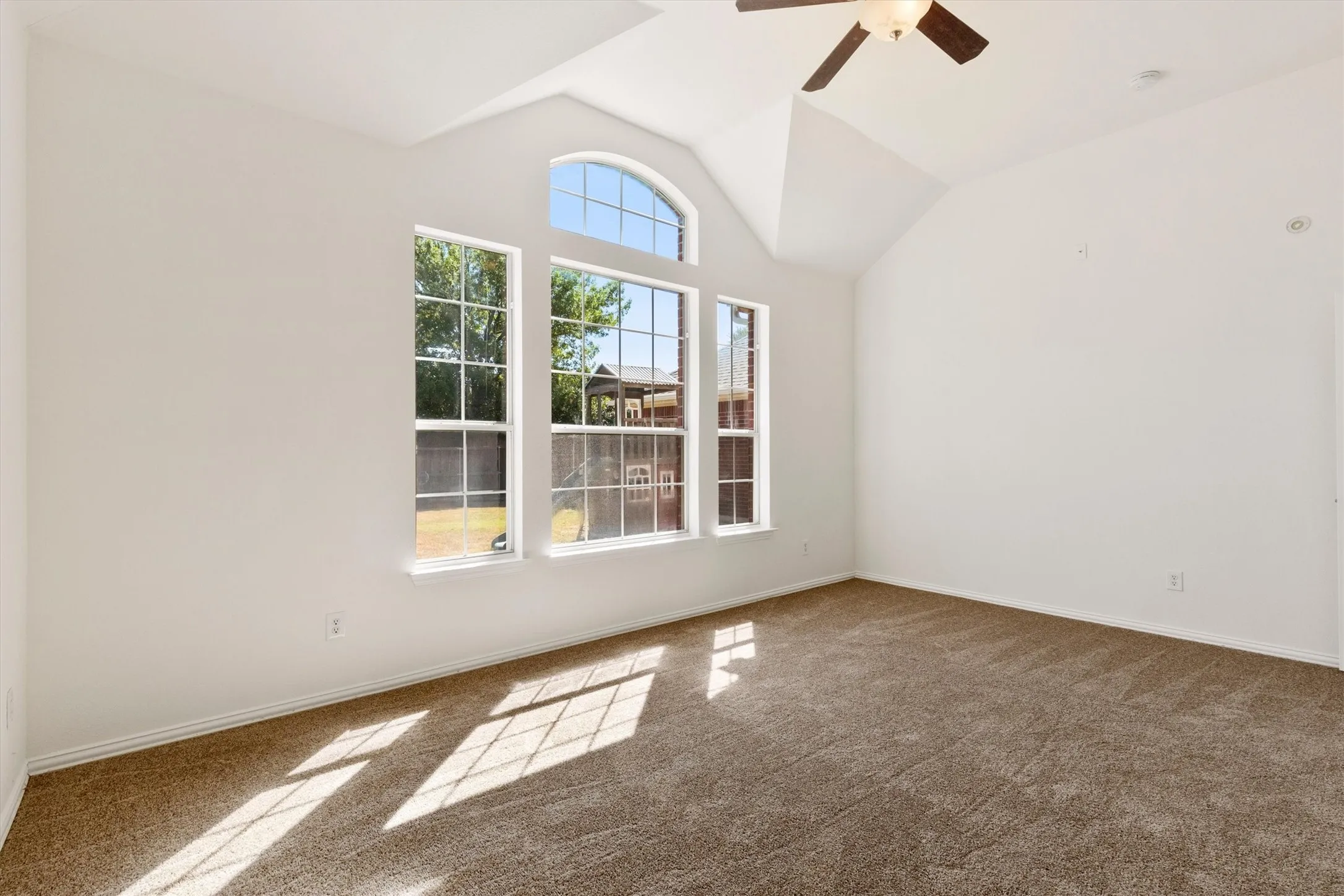 Single Family Residence For Sale in Collin County , 1422 Suzanne Drive, Allen, Texas 75002, 4 Bedroom, 3 Bathroom, 2 Garage spaces, 2,609 Sqft, built in 1998, mls#21404973, Real Estate Agent in Allen, Homes For Sale in Collin county, Homes For Sale in Allen, Realtor in Allen Texas, Real Estate Brokerage Independent Realty Texas, Luminita Cordes Realtor