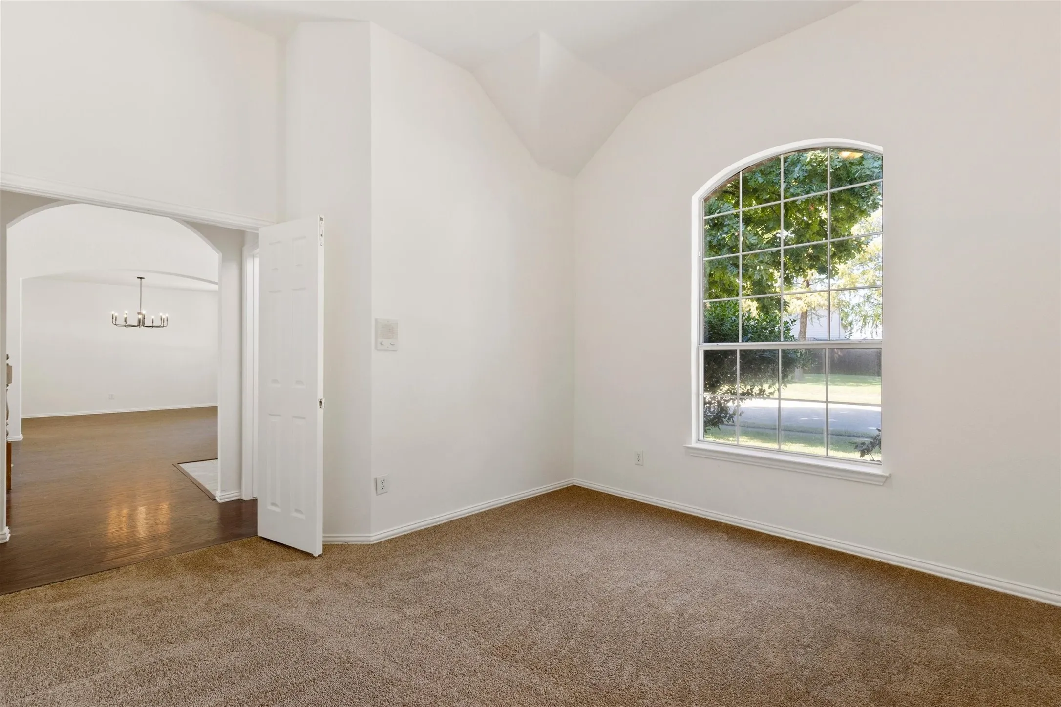 Single Family Residence For Sale in Collin County , 1422 Suzanne Drive, Allen, Texas 75002, 4 Bedroom, 3 Bathroom, 2 Garage spaces, 2,609 Sqft, built in 1998, mls#21404973, Real Estate Agent in Allen, Homes For Sale in Collin county, Homes For Sale in Allen, Realtor in Allen Texas, Real Estate Brokerage Independent Realty Texas, Luminita Cordes Realtor
