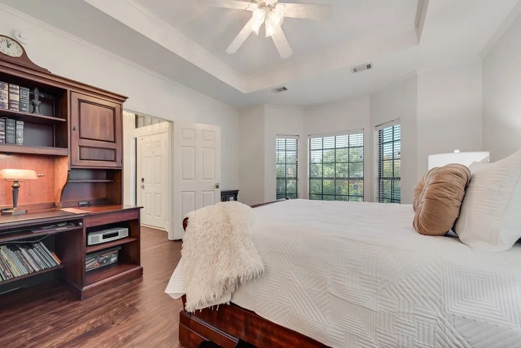Spacious Primary Suite