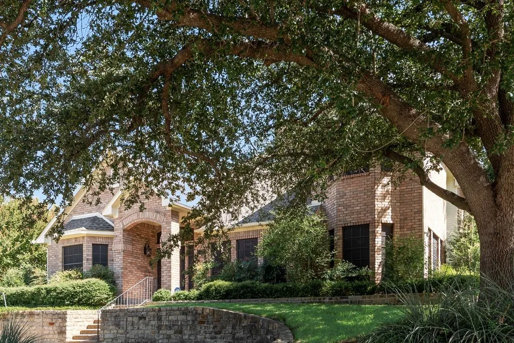 Single Family Residence For Sale in Dallas County , 6622 Barclay Lane, Garland, Texas 75044, 4 Bedroom, 3 Bathroom, 3 Garage spaces, 2,879 Sqft, built in 1990, mls#21407911, Real Estate Agent in Garland, Homes For Sale in Dallas county, Homes For Sale in Garland, Realtor in Garland Texas, Real Estate Brokerage Independent Realty Texas, Luminita Cordes Realtor