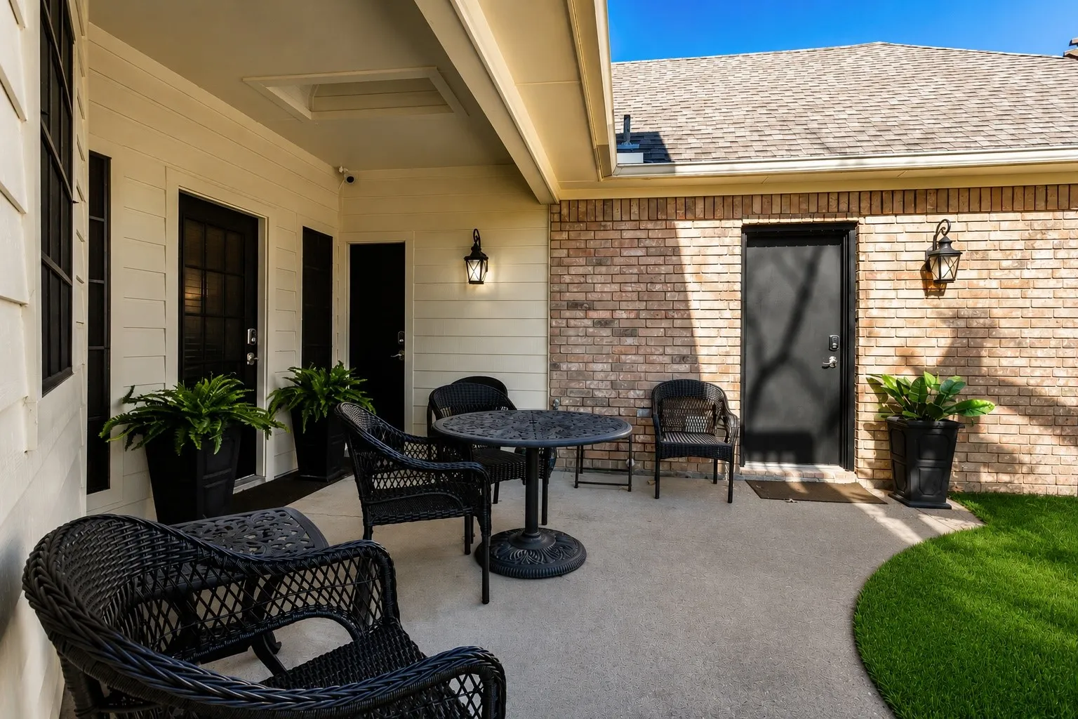 Single Family Residence For Sale in Dallas County , 6622 Barclay Lane, Garland, Texas 75044, 4 Bedroom, 3 Bathroom, 3 Garage spaces, 2,879 Sqft, built in 1990, mls#21407911, Real Estate Agent in Garland, Homes For Sale in Dallas county, Homes For Sale in Garland, Realtor in Garland Texas, Real Estate Brokerage Independent Realty Texas, Luminita Cordes Realtor