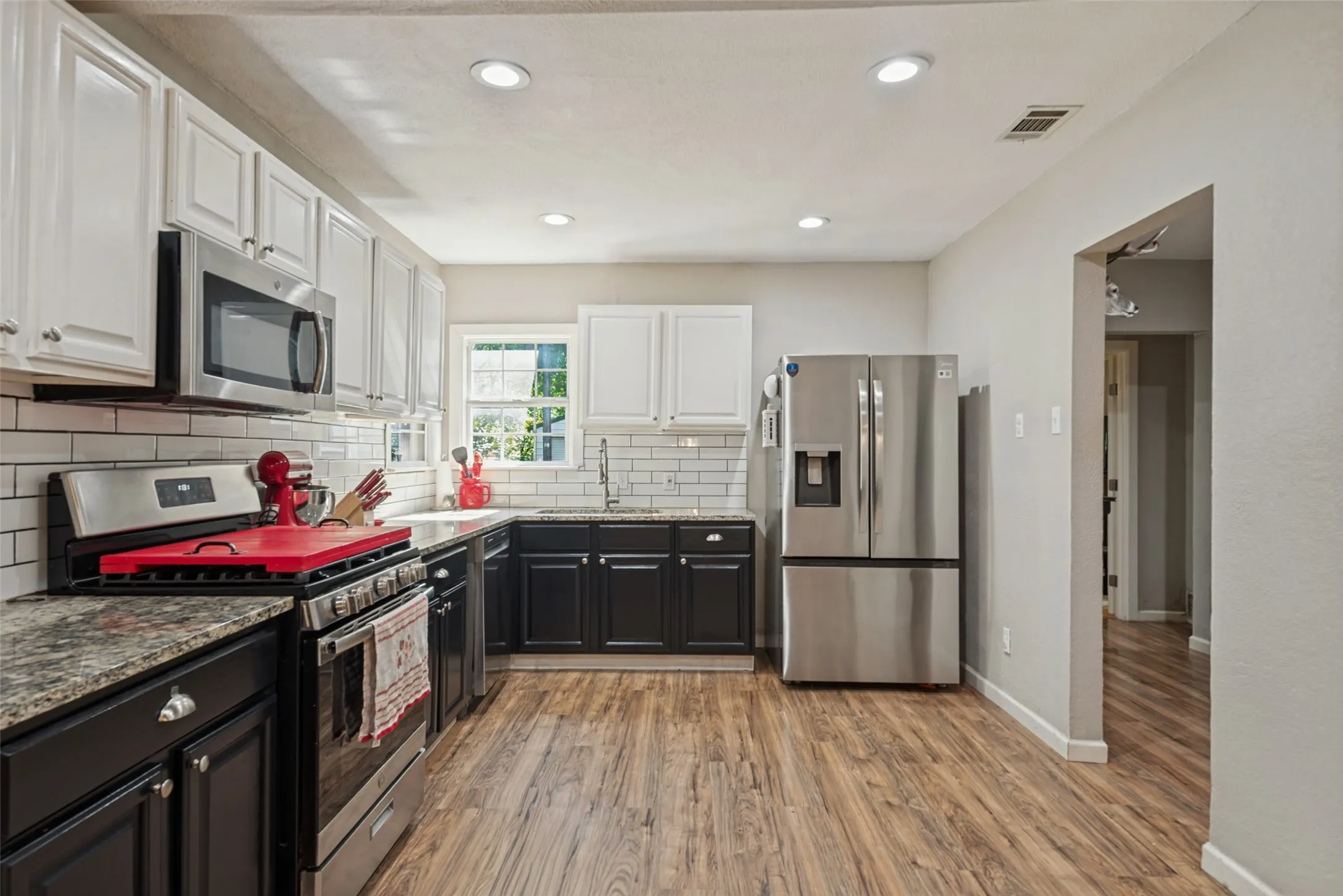 Single Family Residence For Sale in Dallas County , 112 Avenue B, Seagoville, Texas 75159, 3 Bedroom, 2 Bathroom, Garage spaces, 1,469 Sqft, built in 1942, mls#21407461, Real Estate Agent in Seagoville, Homes For Sale in Dallas county, Homes For Sale in Seagoville, Realtor in Seagoville Texas, Real Estate Brokerage Independent Realty Texas, Luminita Cordes Realtor