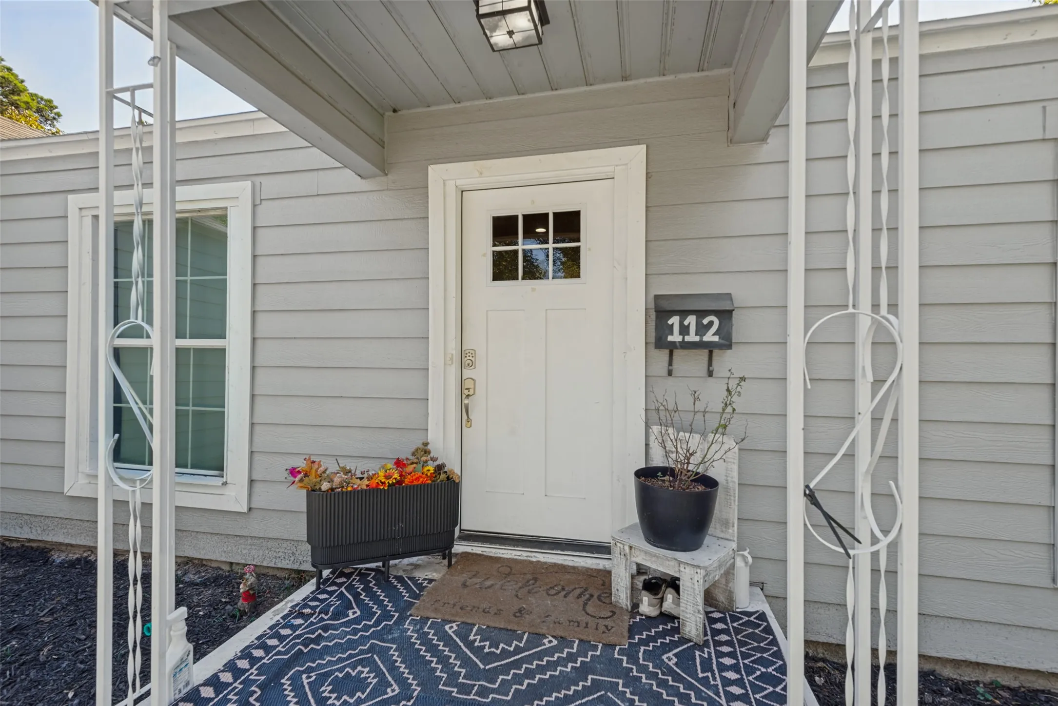 Single Family Residence For Sale in Dallas County , 112 Avenue B, Seagoville, Texas 75159, 3 Bedroom, 2 Bathroom, Garage spaces, 1,469 Sqft, built in 1942, mls#21407461, Real Estate Agent in Seagoville, Homes For Sale in Dallas county, Homes For Sale in Seagoville, Realtor in Seagoville Texas, Real Estate Brokerage Independent Realty Texas, Luminita Cordes Realtor