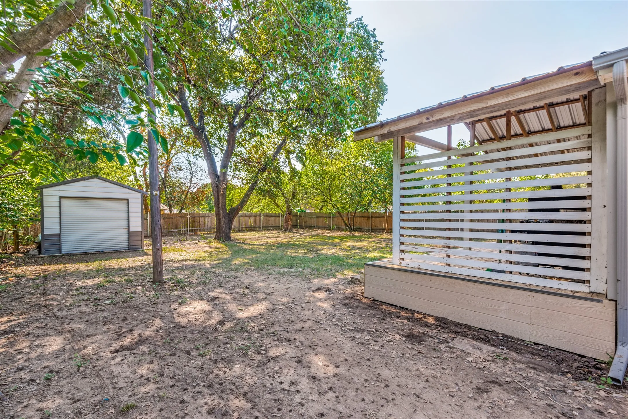 Single Family Residence For Sale in Dallas County , 112 Avenue B, Seagoville, Texas 75159, 3 Bedroom, 2 Bathroom, Garage spaces, 1,469 Sqft, built in 1942, mls#21407461, Real Estate Agent in Seagoville, Homes For Sale in Dallas county, Homes For Sale in Seagoville, Realtor in Seagoville Texas, Real Estate Brokerage Independent Realty Texas, Luminita Cordes Realtor