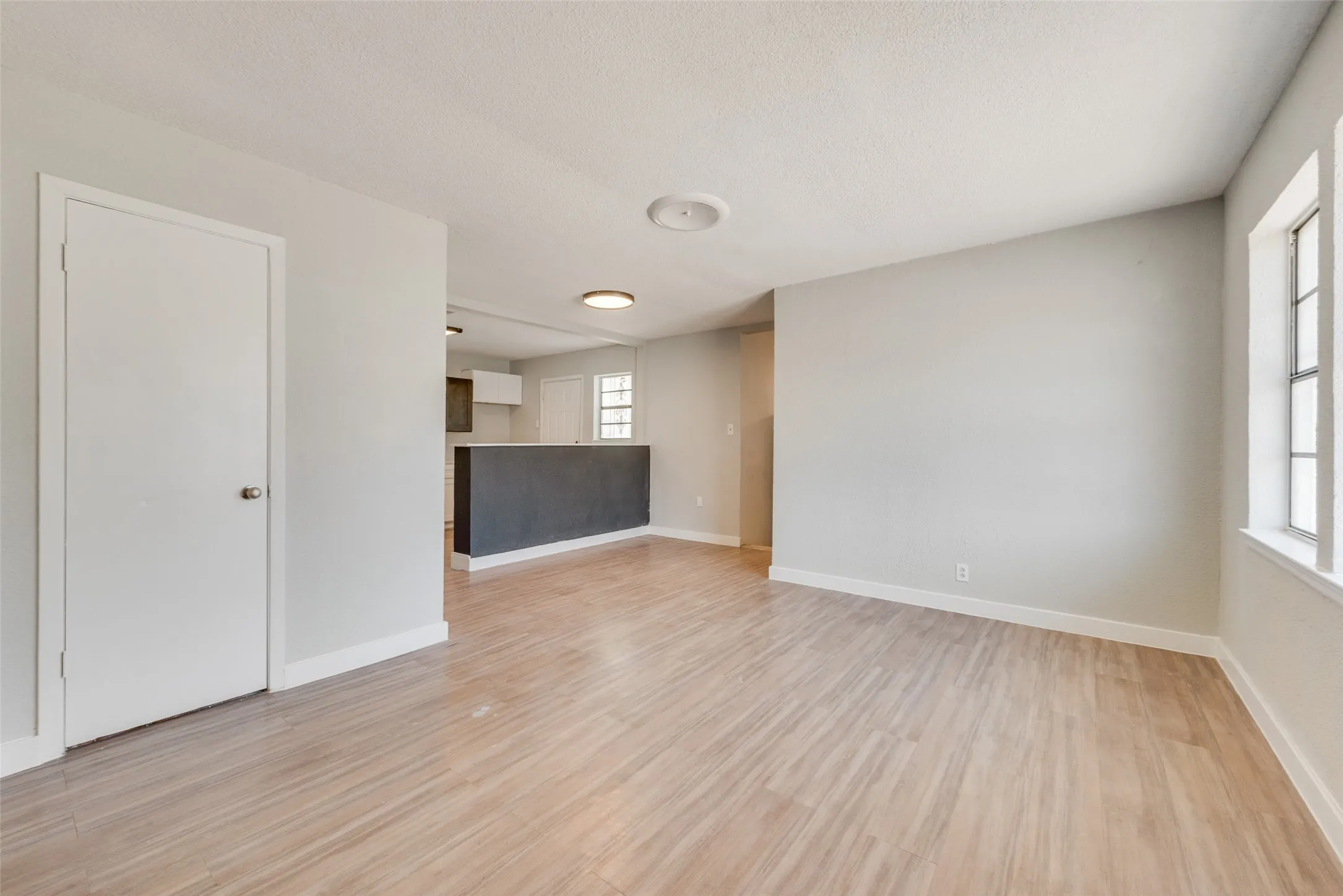 Single Family Residence For Sale in Tarrant County , 3508 Hatcher Street, Fort Worth, Texas 76119, 3 Bedroom, 2 Bathroom, Garage spaces, 1,130 Sqft, built in 1954, mls#21404824, Real Estate Agent in Fort Worth, Homes For Sale in Tarrant county, Homes For Sale in Fort Worth, Realtor in Fort Worth Texas, Real Estate Brokerage Independent Realty Texas, Luminita Cordes Realtor