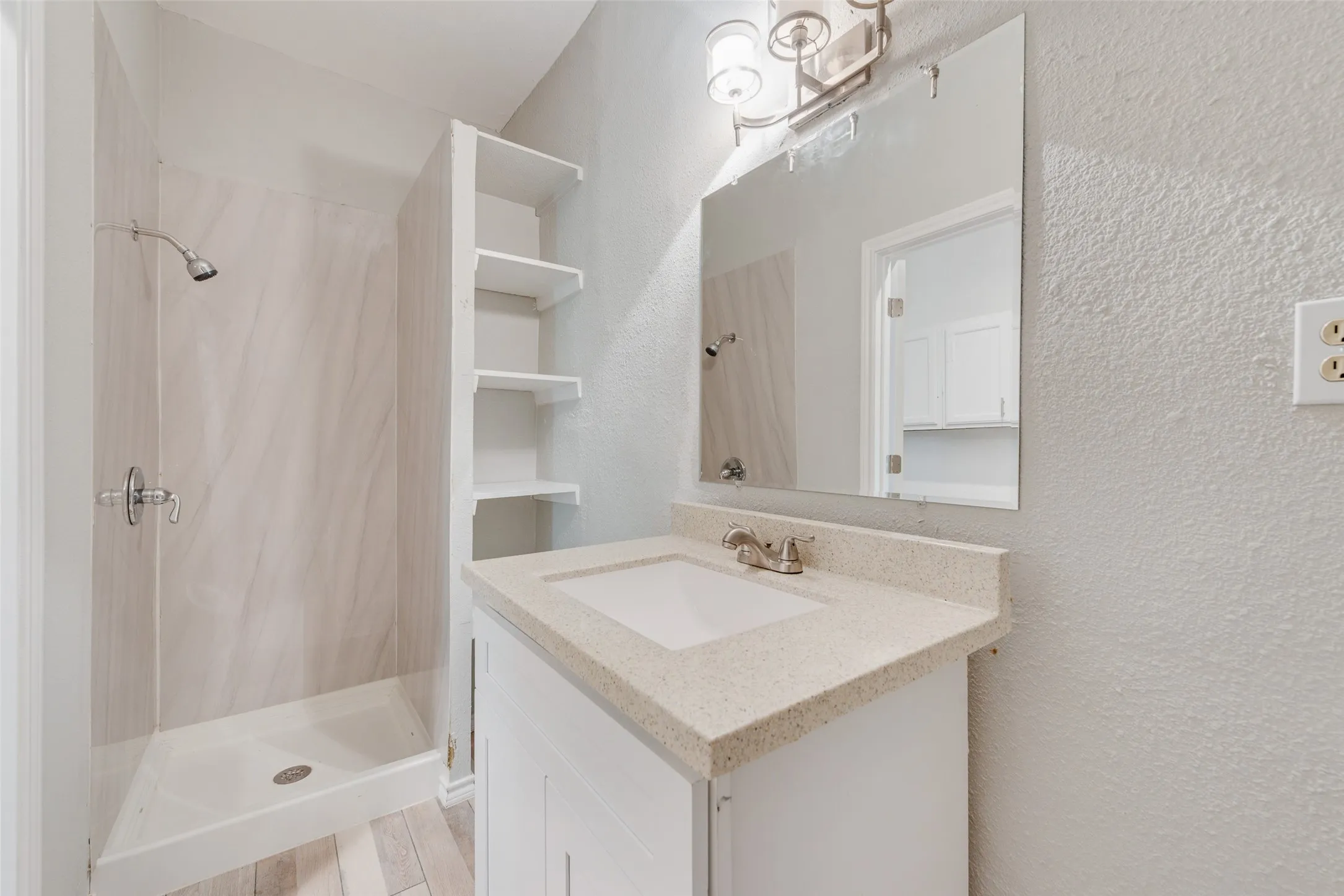 Single Family Residence For Sale in Tarrant County , 3508 Hatcher Street, Fort Worth, Texas 76119, 3 Bedroom, 2 Bathroom, Garage spaces, 1,130 Sqft, built in 1954, mls#21404824, Real Estate Agent in Fort Worth, Homes For Sale in Tarrant county, Homes For Sale in Fort Worth, Realtor in Fort Worth Texas, Real Estate Brokerage Independent Realty Texas, Luminita Cordes Realtor