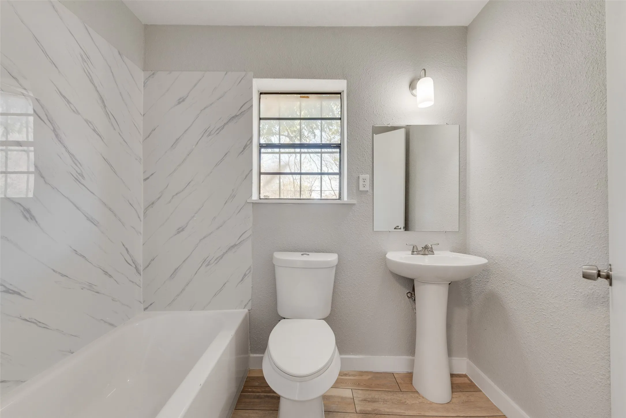 Single Family Residence For Sale in Tarrant County , 3508 Hatcher Street, Fort Worth, Texas 76119, 3 Bedroom, 2 Bathroom, Garage spaces, 1,130 Sqft, built in 1954, mls#21404824, Real Estate Agent in Fort Worth, Homes For Sale in Tarrant county, Homes For Sale in Fort Worth, Realtor in Fort Worth Texas, Real Estate Brokerage Independent Realty Texas, Luminita Cordes Realtor