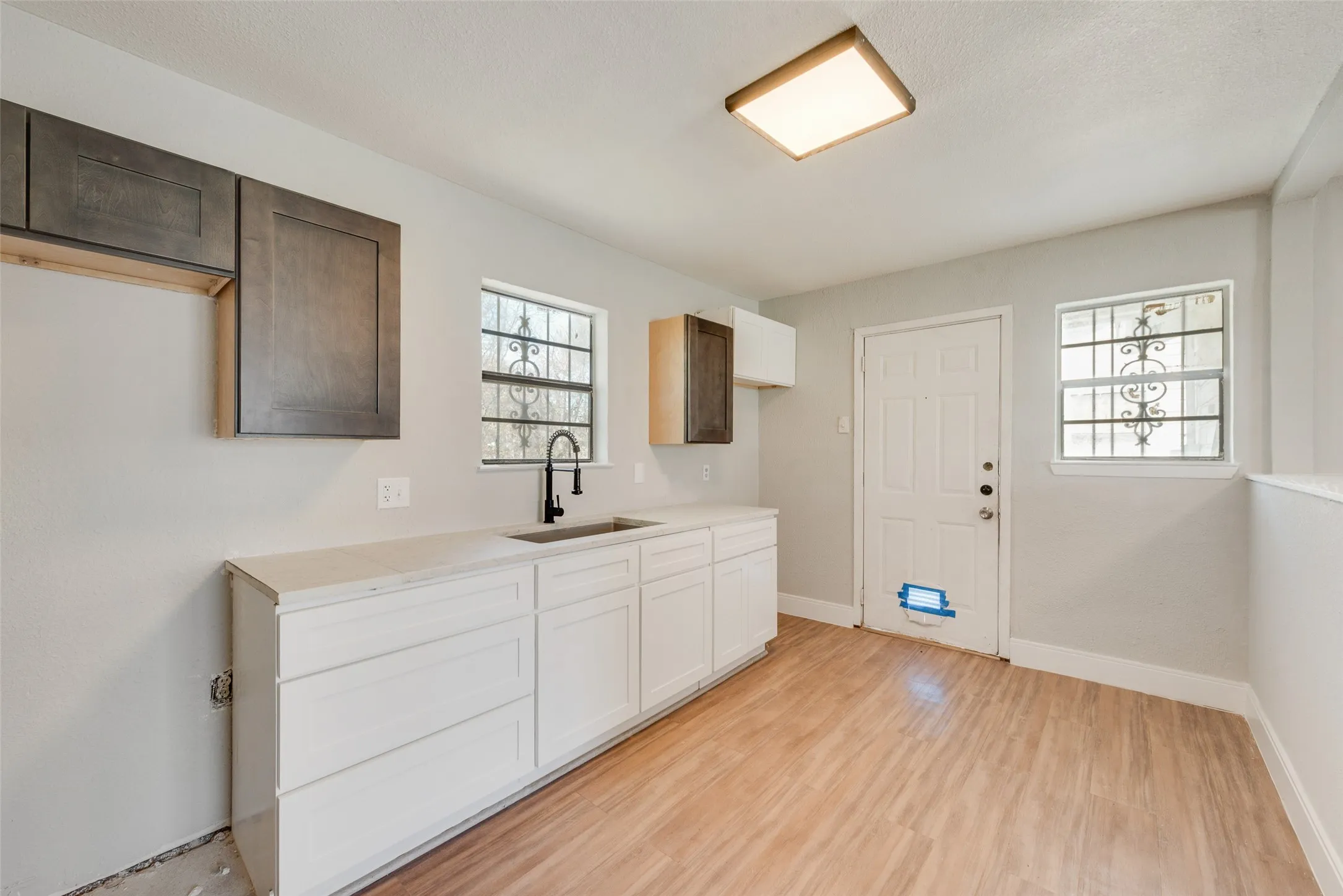 Single Family Residence For Sale in Tarrant County , 3508 Hatcher Street, Fort Worth, Texas 76119, 3 Bedroom, 2 Bathroom, Garage spaces, 1,130 Sqft, built in 1954, mls#21404824, Real Estate Agent in Fort Worth, Homes For Sale in Tarrant county, Homes For Sale in Fort Worth, Realtor in Fort Worth Texas, Real Estate Brokerage Independent Realty Texas, Luminita Cordes Realtor