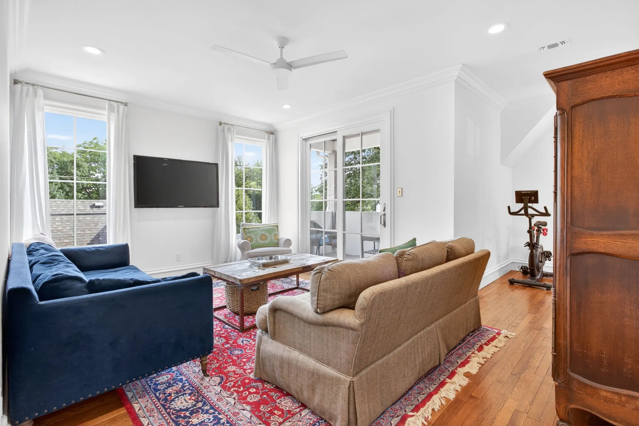 Single Family Residence For Rent in Tarrant County , 2508 Shirley Avenue, Fort Worth, Texas 76109, 5 Bedroom, 4 Bathroom, 2 Garage spaces, 3,630 Sqft, built in 2021, mls#21407643, Real Estate Agent in Fort Worth, Homes For Rent in Tarrant county, Homes For Rent in Fort Worth, Realtor in Fort Worth Texas, Real Estate Brokerage Independent Realty Texas, Luminita Cordes Realtor