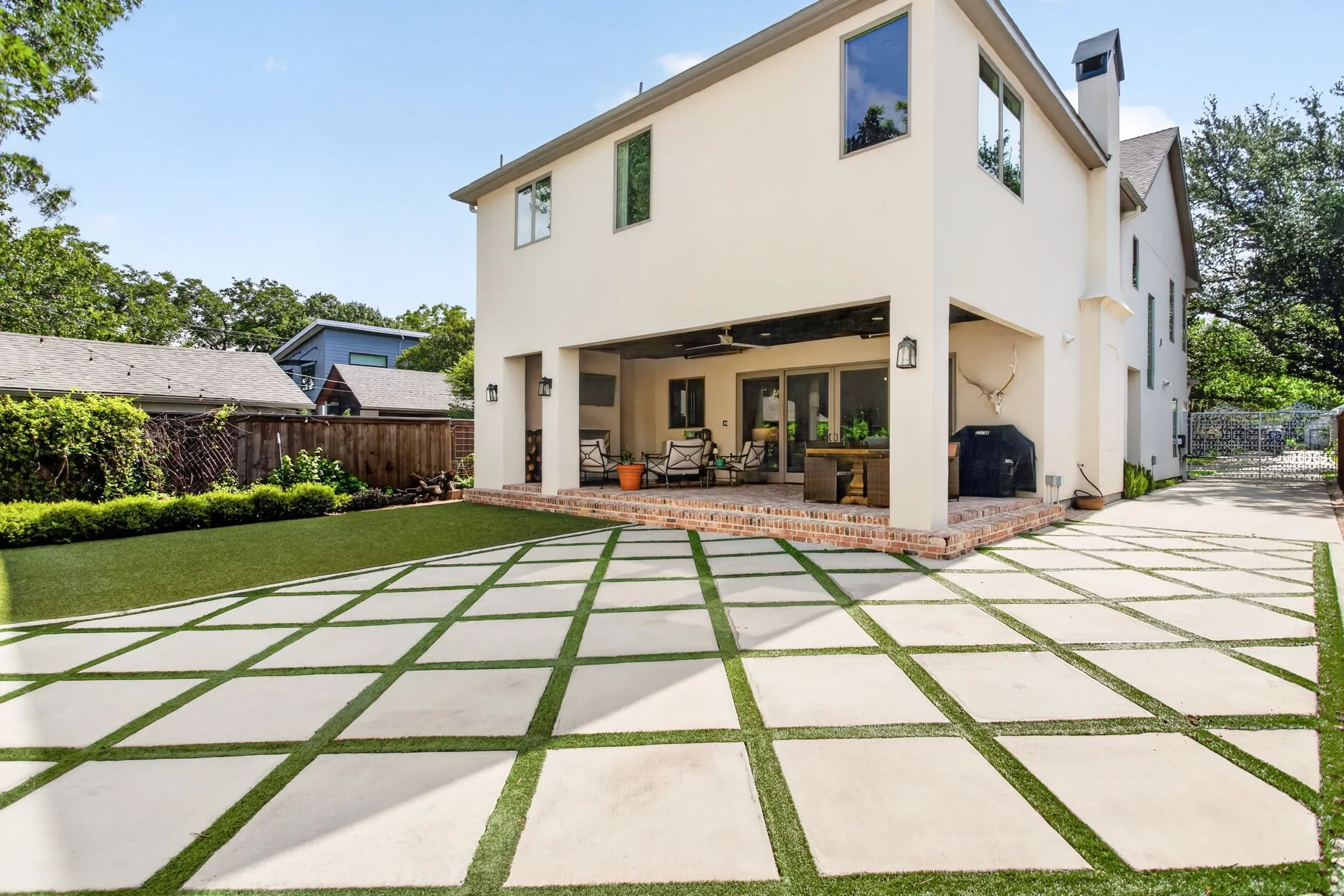 Single Family Residence For Rent in Tarrant County , 2508 Shirley Avenue, Fort Worth, Texas 76109, 5 Bedroom, 4 Bathroom, 2 Garage spaces, 3,630 Sqft, built in 2021, mls#21407643, Real Estate Agent in Fort Worth, Homes For Rent in Tarrant county, Homes For Rent in Fort Worth, Realtor in Fort Worth Texas, Real Estate Brokerage Independent Realty Texas, Luminita Cordes Realtor
