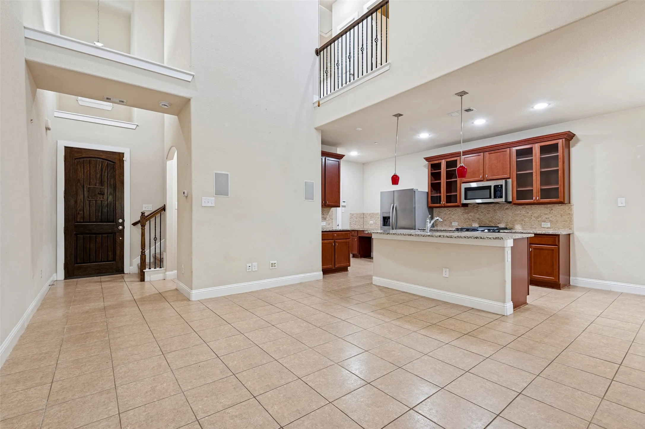 Townhouse For Sale in Tarrant County , 1606 Brook Grove Drive, Euless, Texas 76039, 2 Bedroom, 3 Bathroom, 2 Garage spaces, 1,468 Sqft, built in 2013, mls#21405886, Real Estate Agent in Euless, Homes For Sale in Tarrant county, Homes For Sale in Euless, Realtor in Euless Texas, Real Estate Brokerage Independent Realty Texas, Luminita Cordes Realtor