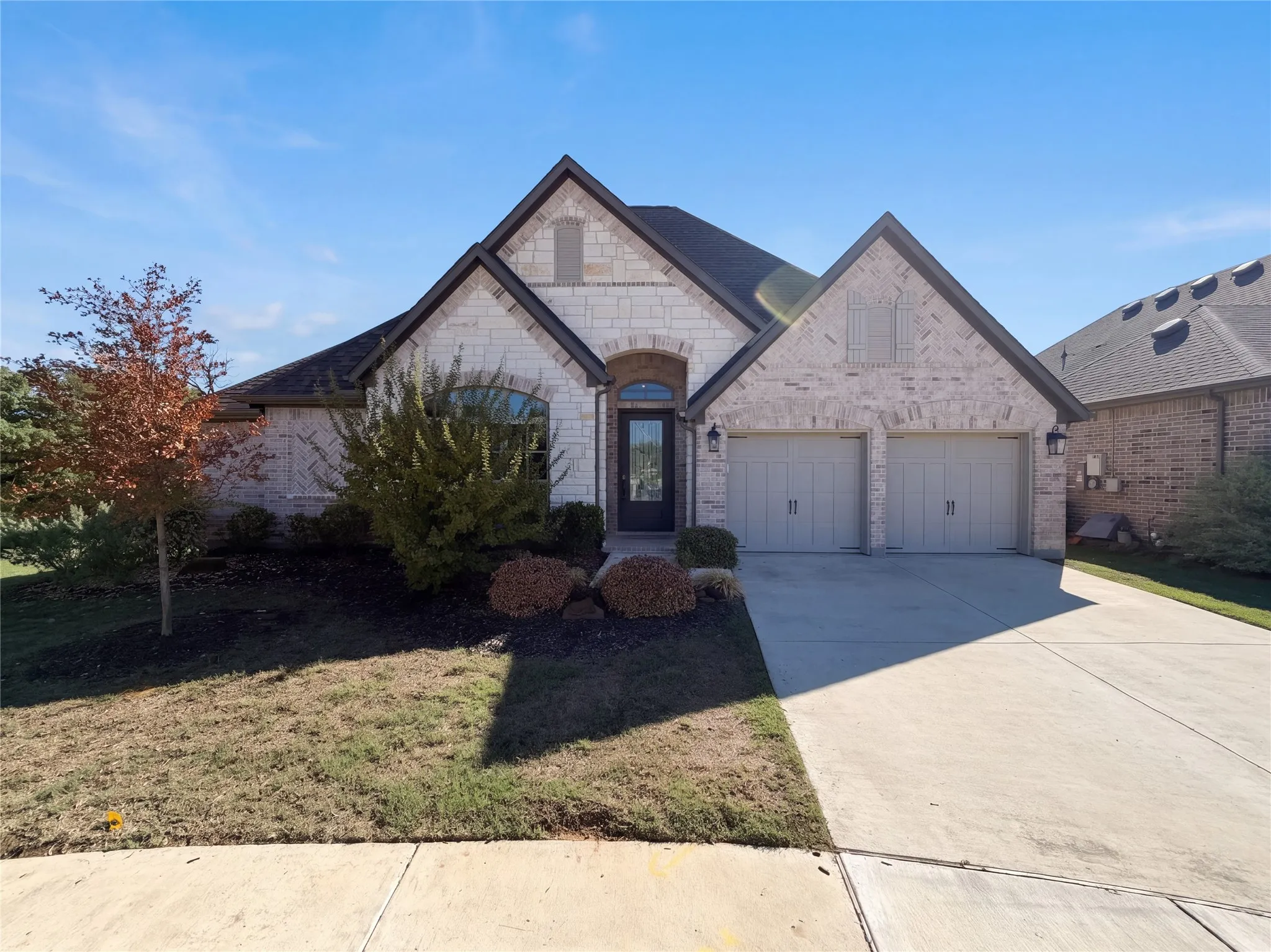 Single Family Residence For Sale in Denton County , 4201 Inverness Way, Denton, Texas 76210, 3 Bedroom, 4 Bathroom, 3 Garage spaces, 2,985 Sqft, built in 2020, mls#21406659, Real Estate Agent in Denton, Homes For Sale in Denton county, Homes For Sale in Denton, Realtor in Denton Texas, Real Estate Brokerage Independent Realty Texas, Luminita Cordes Realtor
