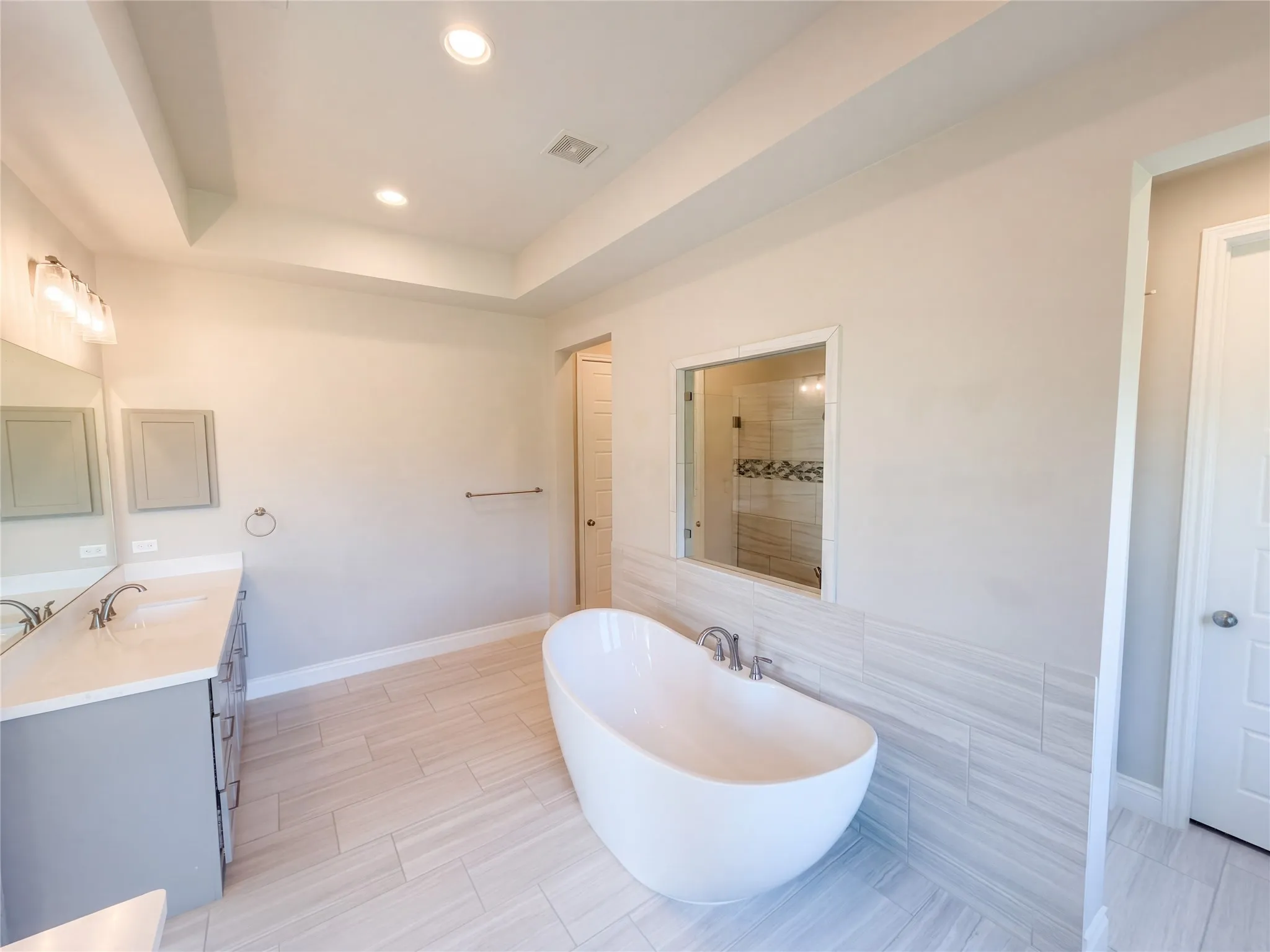Single Family Residence For Sale in Denton County , 4201 Inverness Way, Denton, Texas 76210, 3 Bedroom, 4 Bathroom, 3 Garage spaces, 2,985 Sqft, built in 2020, mls#21406659, Real Estate Agent in Denton, Homes For Sale in Denton county, Homes For Sale in Denton, Realtor in Denton Texas, Real Estate Brokerage Independent Realty Texas, Luminita Cordes Realtor