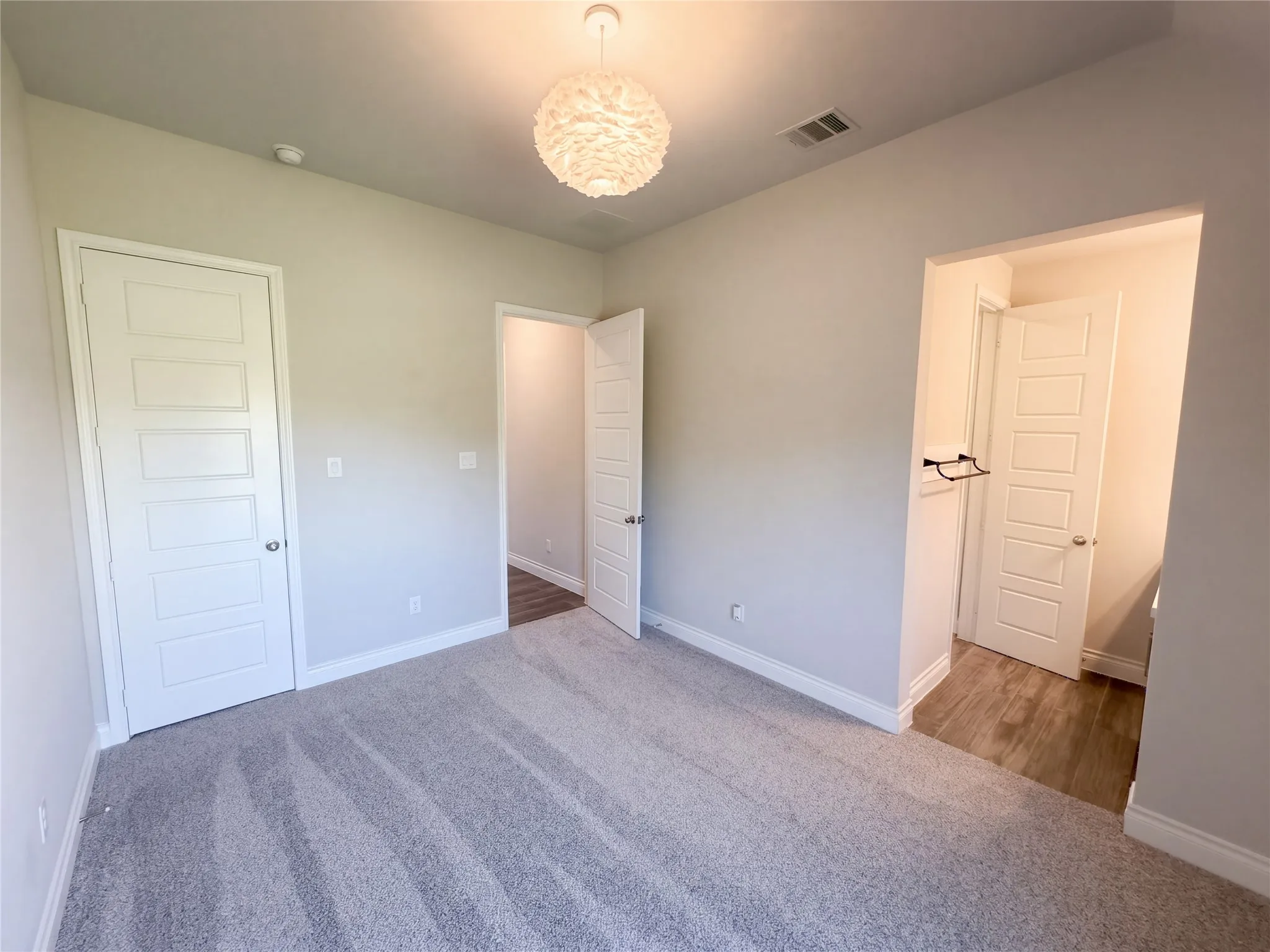 Single Family Residence For Sale in Denton County , 4201 Inverness Way, Denton, Texas 76210, 3 Bedroom, 4 Bathroom, 3 Garage spaces, 2,985 Sqft, built in 2020, mls#21406659, Real Estate Agent in Denton, Homes For Sale in Denton county, Homes For Sale in Denton, Realtor in Denton Texas, Real Estate Brokerage Independent Realty Texas, Luminita Cordes Realtor