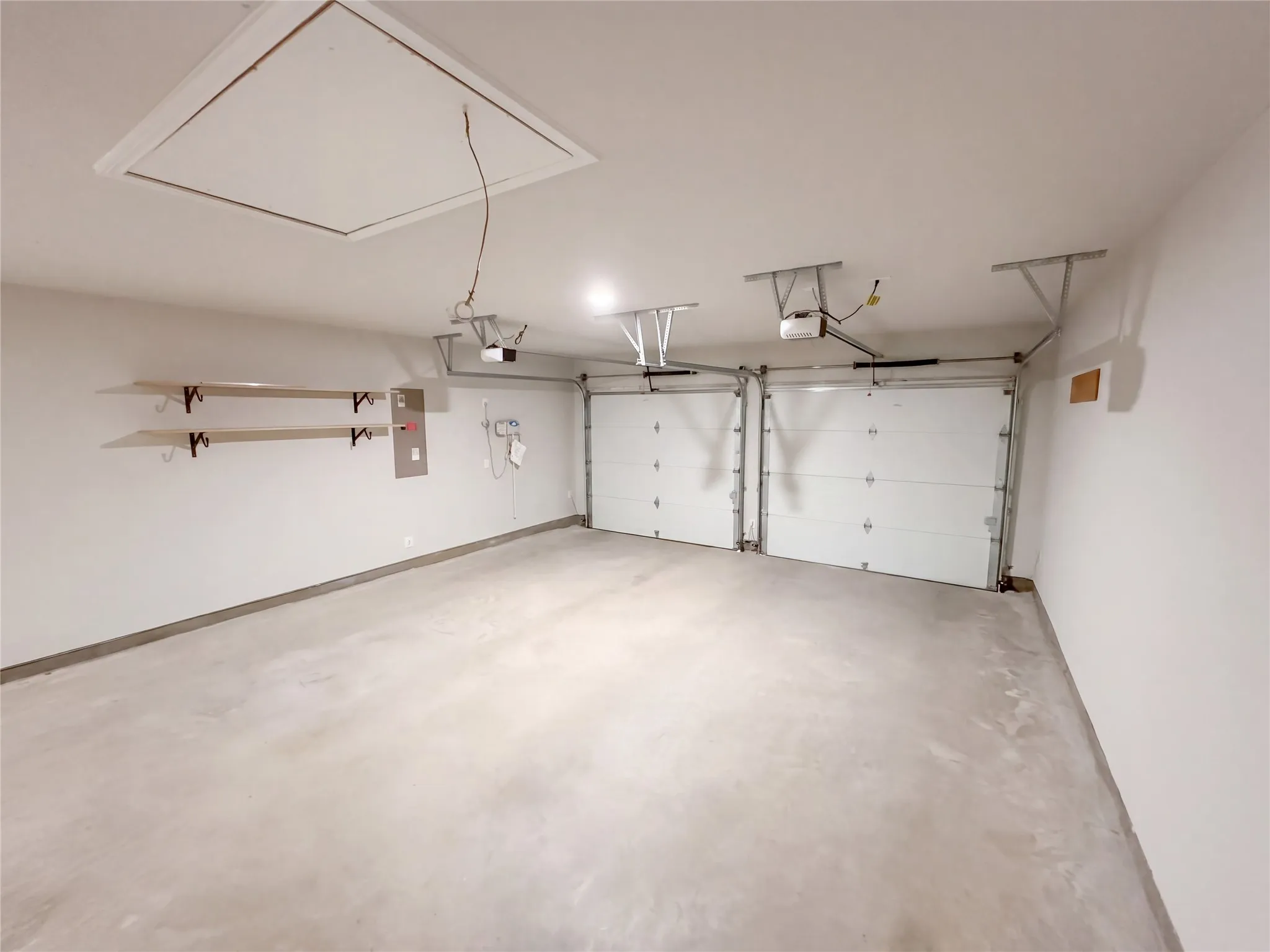 Single Family Residence For Sale in Denton County , 4201 Inverness Way, Denton, Texas 76210, 3 Bedroom, 4 Bathroom, 3 Garage spaces, 2,985 Sqft, built in 2020, mls#21406659, Real Estate Agent in Denton, Homes For Sale in Denton county, Homes For Sale in Denton, Realtor in Denton Texas, Real Estate Brokerage Independent Realty Texas, Luminita Cordes Realtor