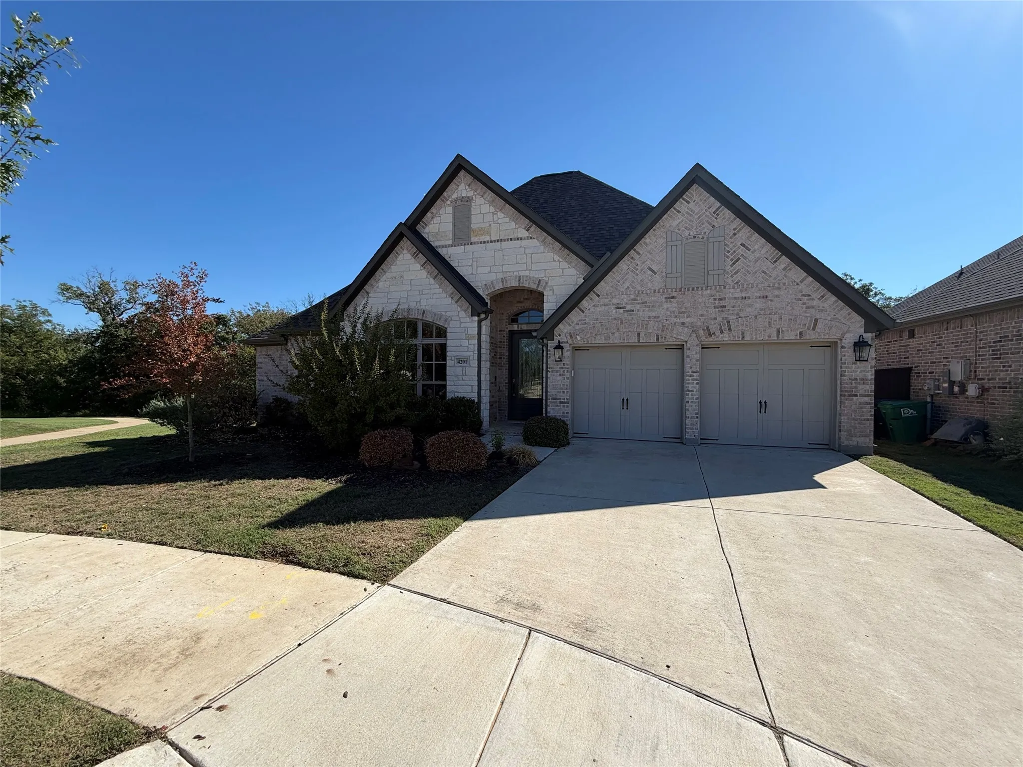 Single Family Residence For Sale in Denton County , 4201 Inverness Way, Denton, Texas 76210, 3 Bedroom, 4 Bathroom, 3 Garage spaces, 2,985 Sqft, built in 2020, mls#21406659, Real Estate Agent in Denton, Homes For Sale in Denton county, Homes For Sale in Denton, Realtor in Denton Texas, Real Estate Brokerage Independent Realty Texas, Luminita Cordes Realtor
