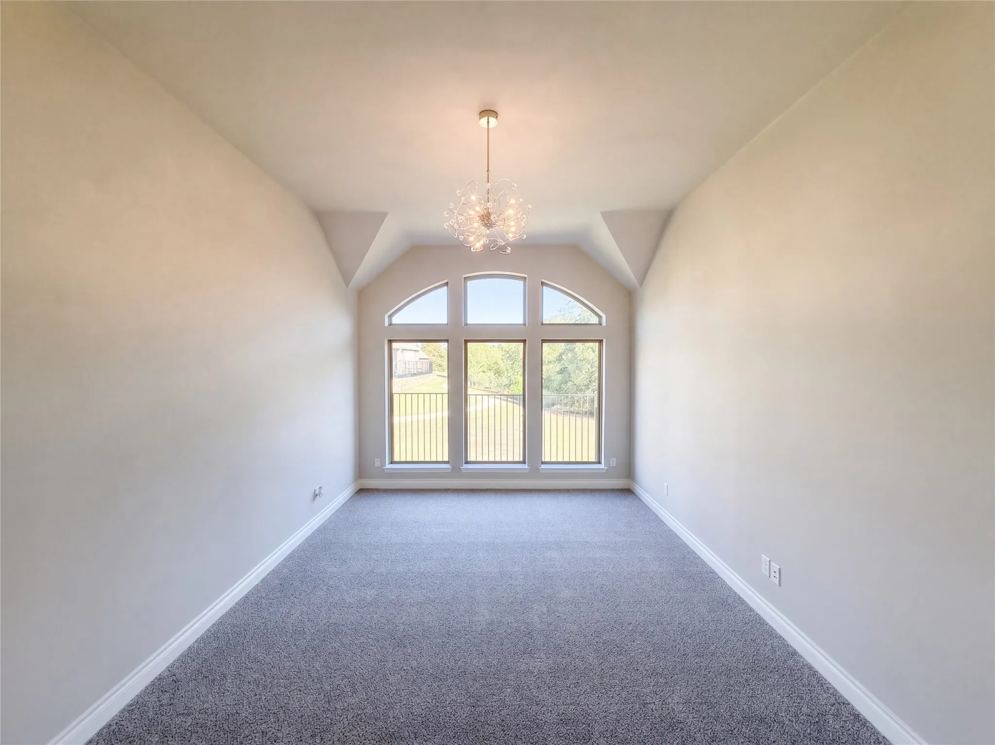 Single Family Residence For Sale in Denton County , 4201 Inverness Way, Denton, Texas 76210, 3 Bedroom, 4 Bathroom, 3 Garage spaces, 2,985 Sqft, built in 2020, mls#21406659, Real Estate Agent in Denton, Homes For Sale in Denton county, Homes For Sale in Denton, Realtor in Denton Texas, Real Estate Brokerage Independent Realty Texas, Luminita Cordes Realtor