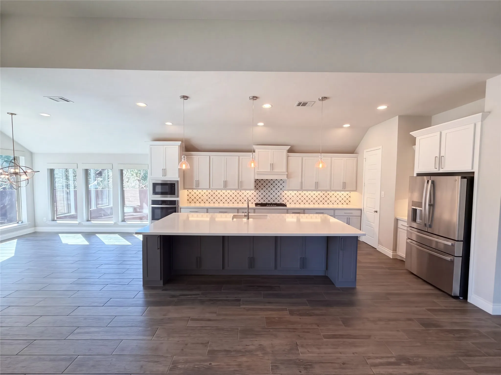 Single Family Residence For Sale in Denton County , 4201 Inverness Way, Denton, Texas 76210, 3 Bedroom, 4 Bathroom, 3 Garage spaces, 2,985 Sqft, built in 2020, mls#21406659, Real Estate Agent in Denton, Homes For Sale in Denton county, Homes For Sale in Denton, Realtor in Denton Texas, Real Estate Brokerage Independent Realty Texas, Luminita Cordes Realtor