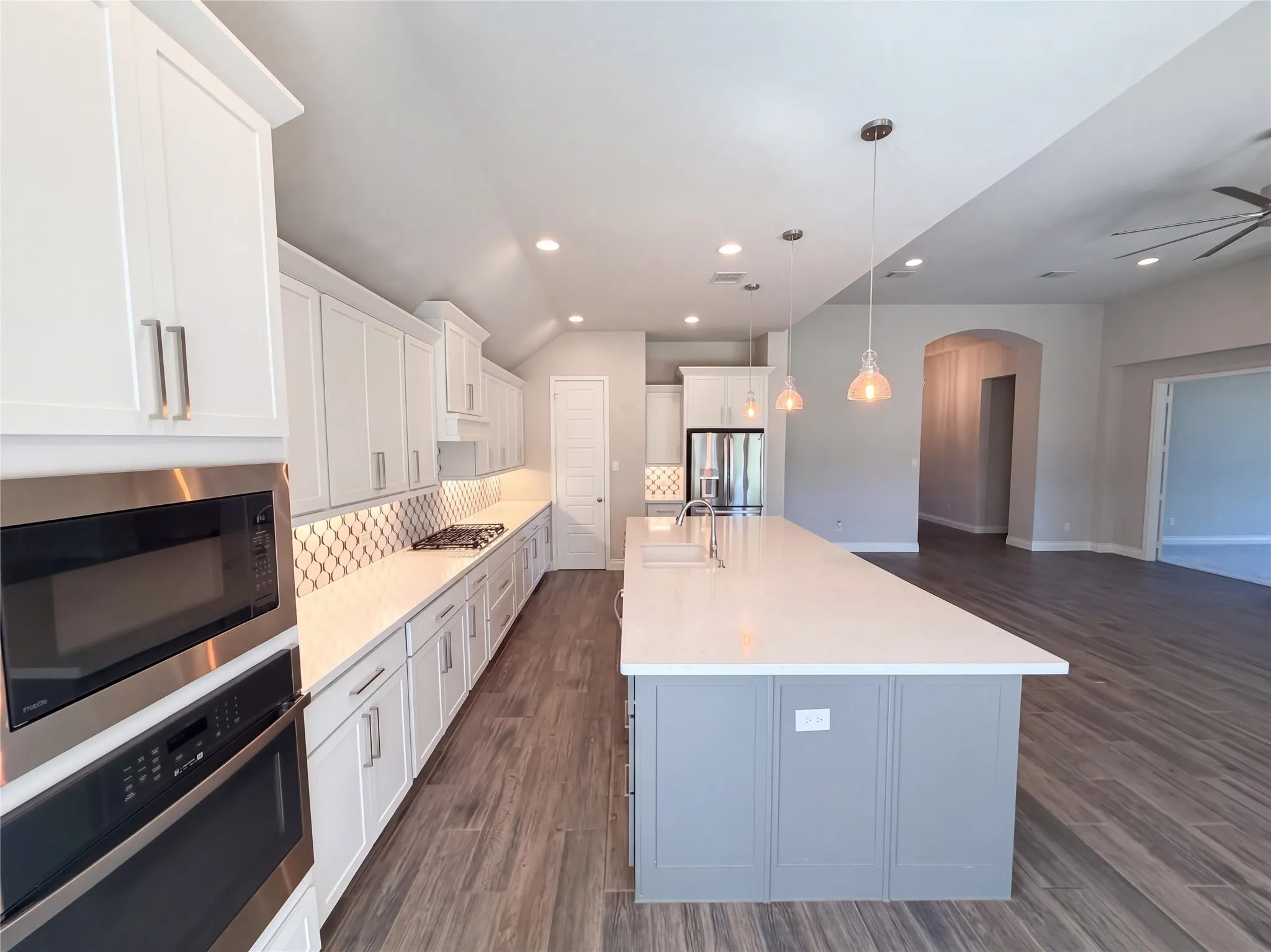 Single Family Residence For Sale in Denton County , 4201 Inverness Way, Denton, Texas 76210, 3 Bedroom, 4 Bathroom, 3 Garage spaces, 2,985 Sqft, built in 2020, mls#21406659, Real Estate Agent in Denton, Homes For Sale in Denton county, Homes For Sale in Denton, Realtor in Denton Texas, Real Estate Brokerage Independent Realty Texas, Luminita Cordes Realtor