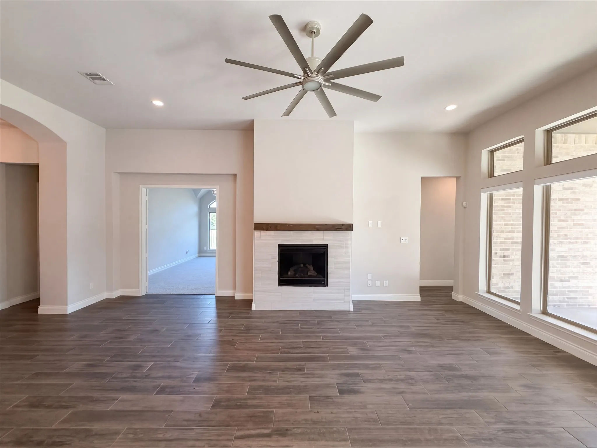 Single Family Residence For Sale in Denton County , 4201 Inverness Way, Denton, Texas 76210, 3 Bedroom, 4 Bathroom, 3 Garage spaces, 2,985 Sqft, built in 2020, mls#21406659, Real Estate Agent in Denton, Homes For Sale in Denton county, Homes For Sale in Denton, Realtor in Denton Texas, Real Estate Brokerage Independent Realty Texas, Luminita Cordes Realtor