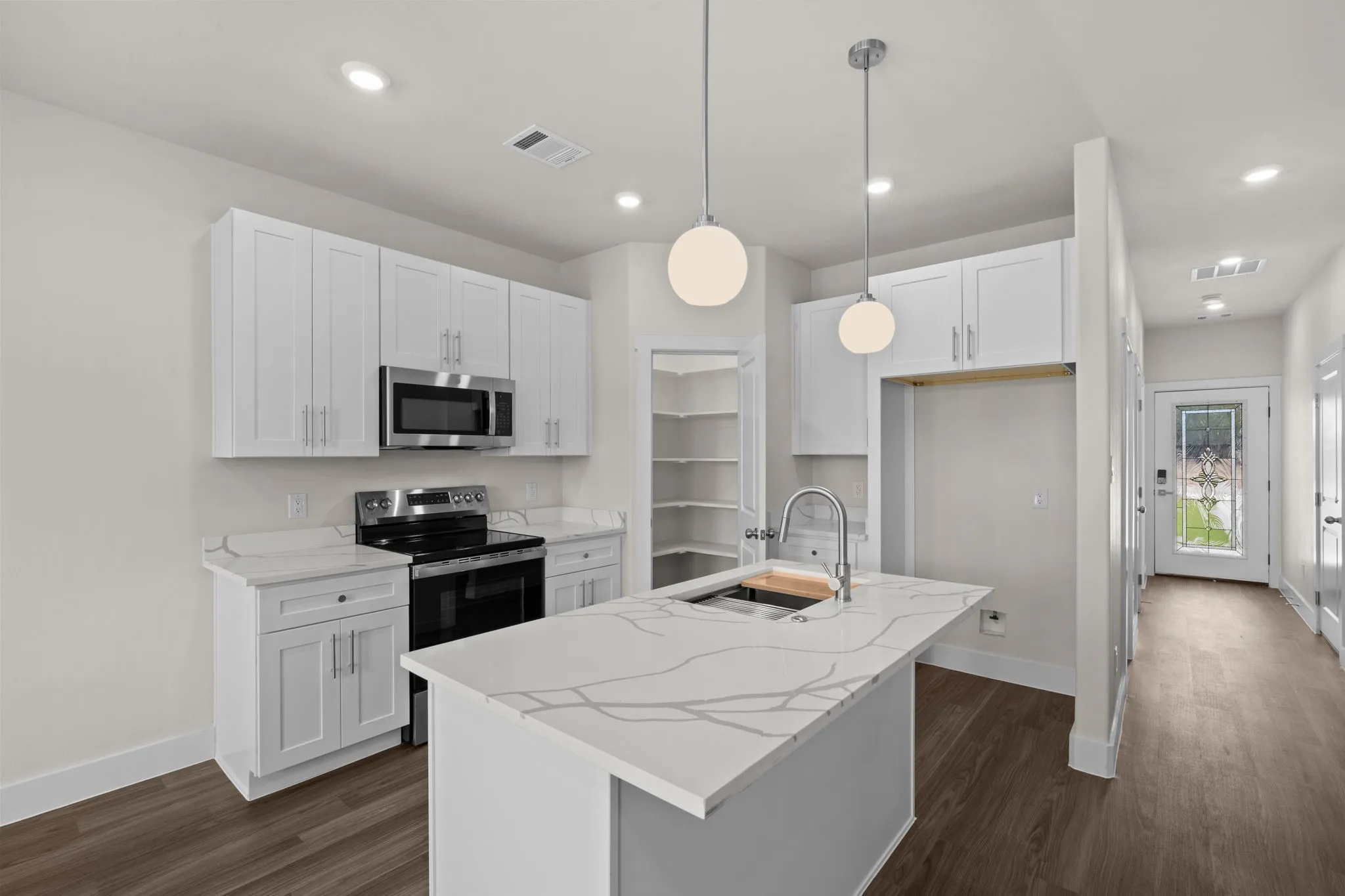 Single Family Residence For Sale in Hood County , 932 Bosque River Drive, Granbury, Texas 76048, 3 Bedroom, 2 Bathroom, 2 Garage spaces, 1,218 Sqft, built in 2026, mls#21407525, Real Estate Agent in Granbury, Homes For Sale in Hood county, Homes For Sale in Granbury, Realtor in Granbury Texas, Real Estate Brokerage Independent Realty Texas, Luminita Cordes Realtor