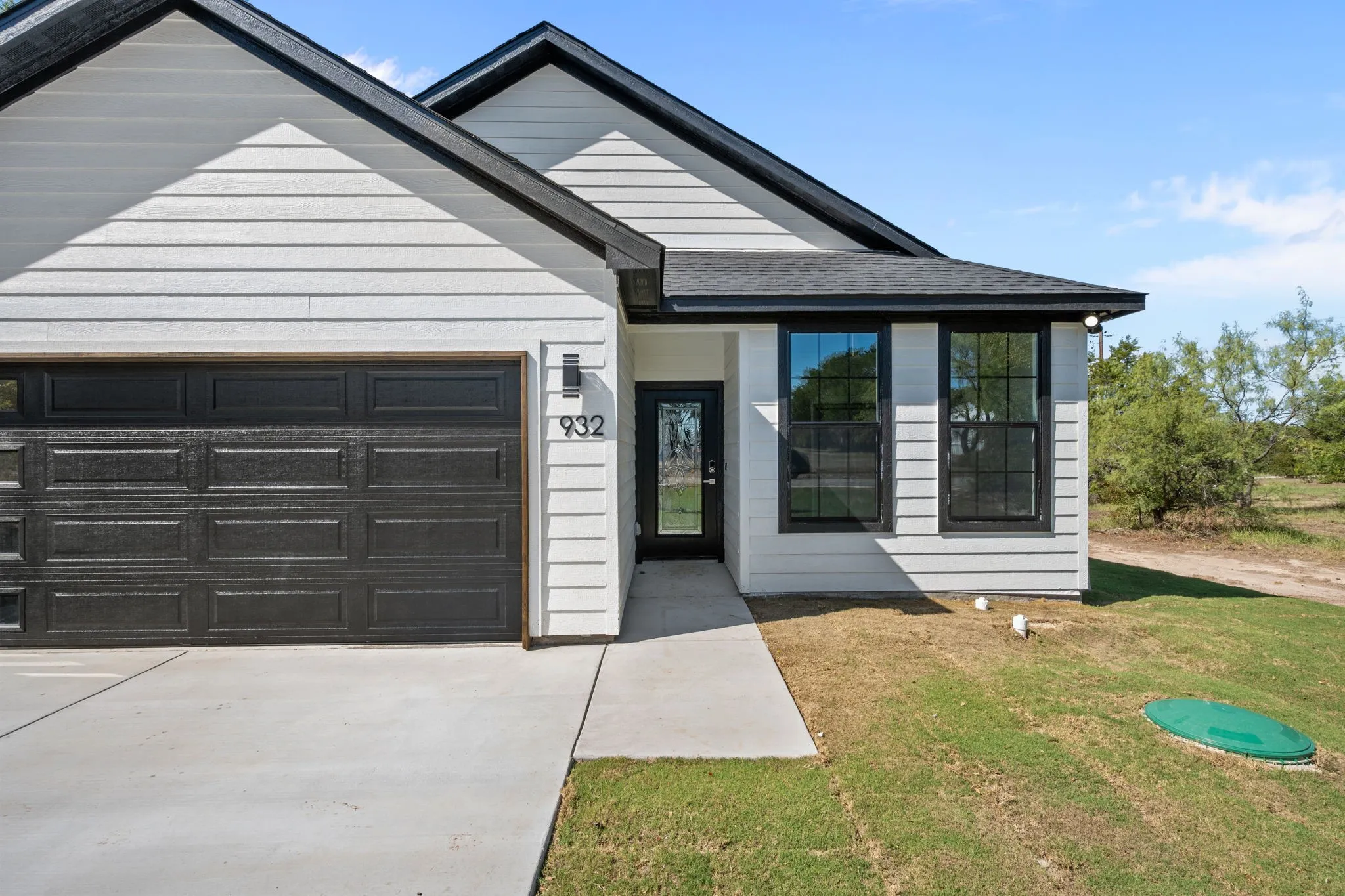 Single Family Residence For Sale in Hood County , 932 Bosque River Drive, Granbury, Texas 76048, 3 Bedroom, 2 Bathroom, 2 Garage spaces, 1,218 Sqft, built in 2026, mls#21407525, Real Estate Agent in Granbury, Homes For Sale in Hood county, Homes For Sale in Granbury, Realtor in Granbury Texas, Real Estate Brokerage Independent Realty Texas, Luminita Cordes Realtor