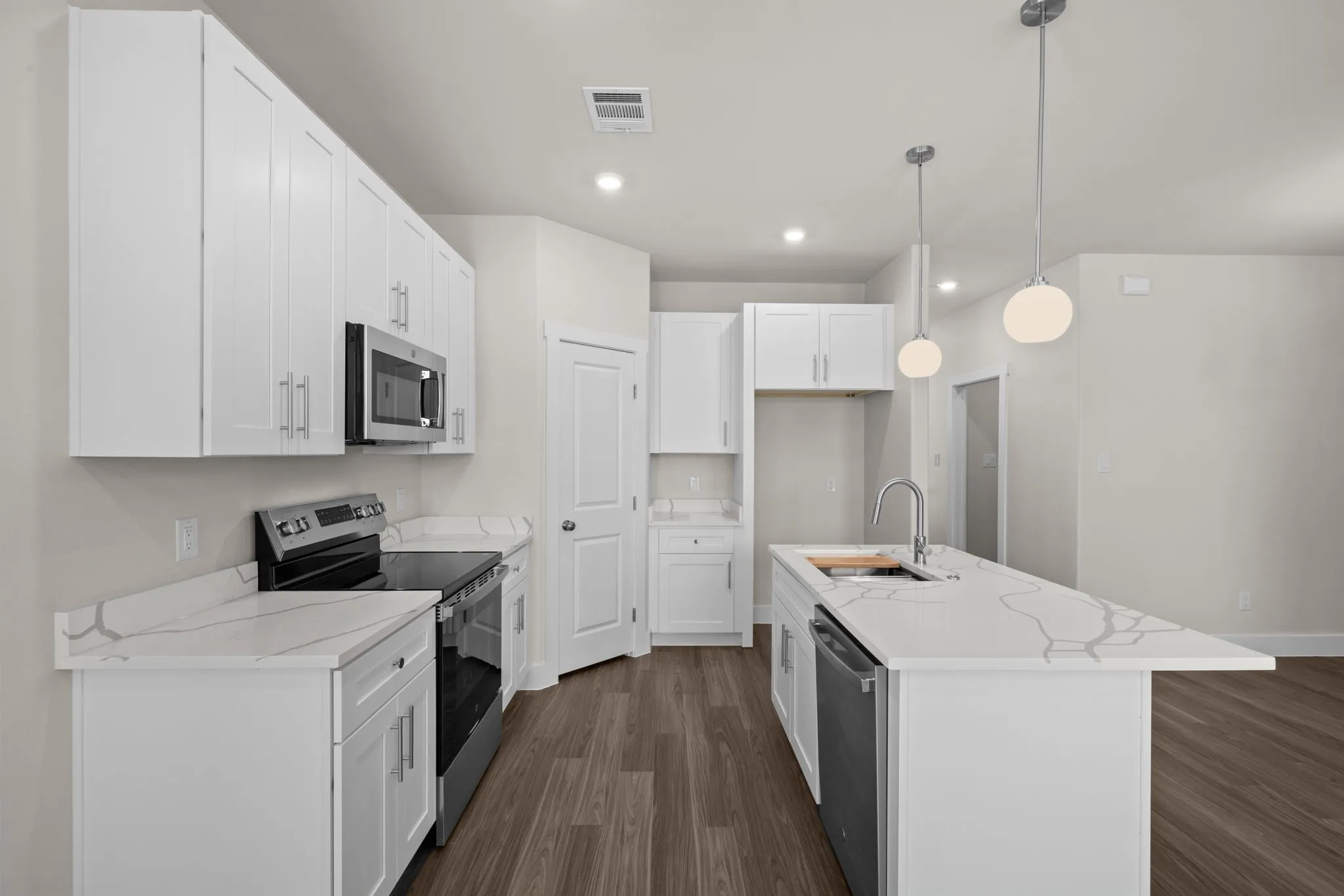 Single Family Residence For Sale in Hood County , 932 Bosque River Drive, Granbury, Texas 76048, 3 Bedroom, 2 Bathroom, 2 Garage spaces, 1,218 Sqft, built in 2026, mls#21407525, Real Estate Agent in Granbury, Homes For Sale in Hood county, Homes For Sale in Granbury, Realtor in Granbury Texas, Real Estate Brokerage Independent Realty Texas, Luminita Cordes Realtor